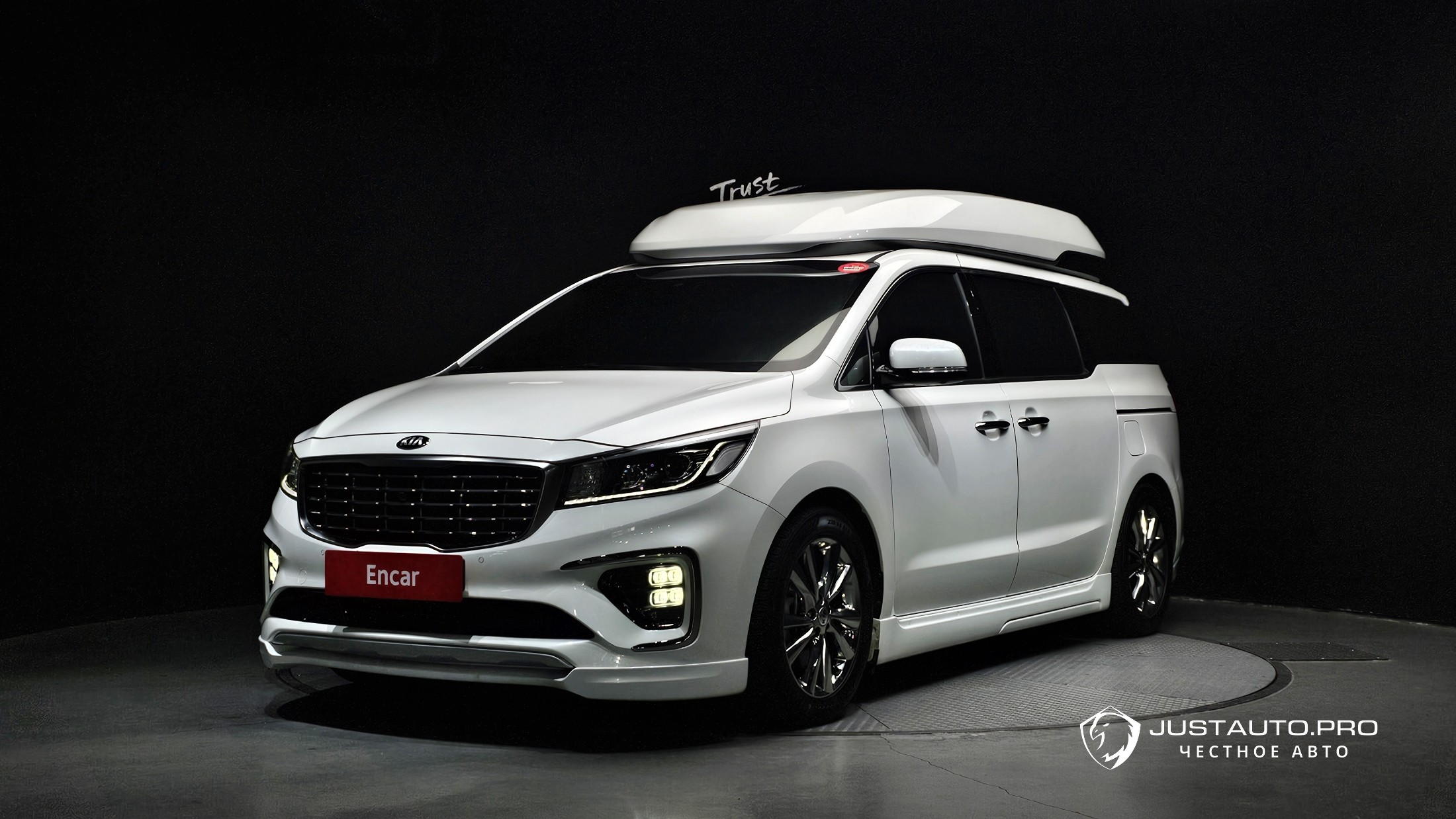 Автомобиль Kia Canival