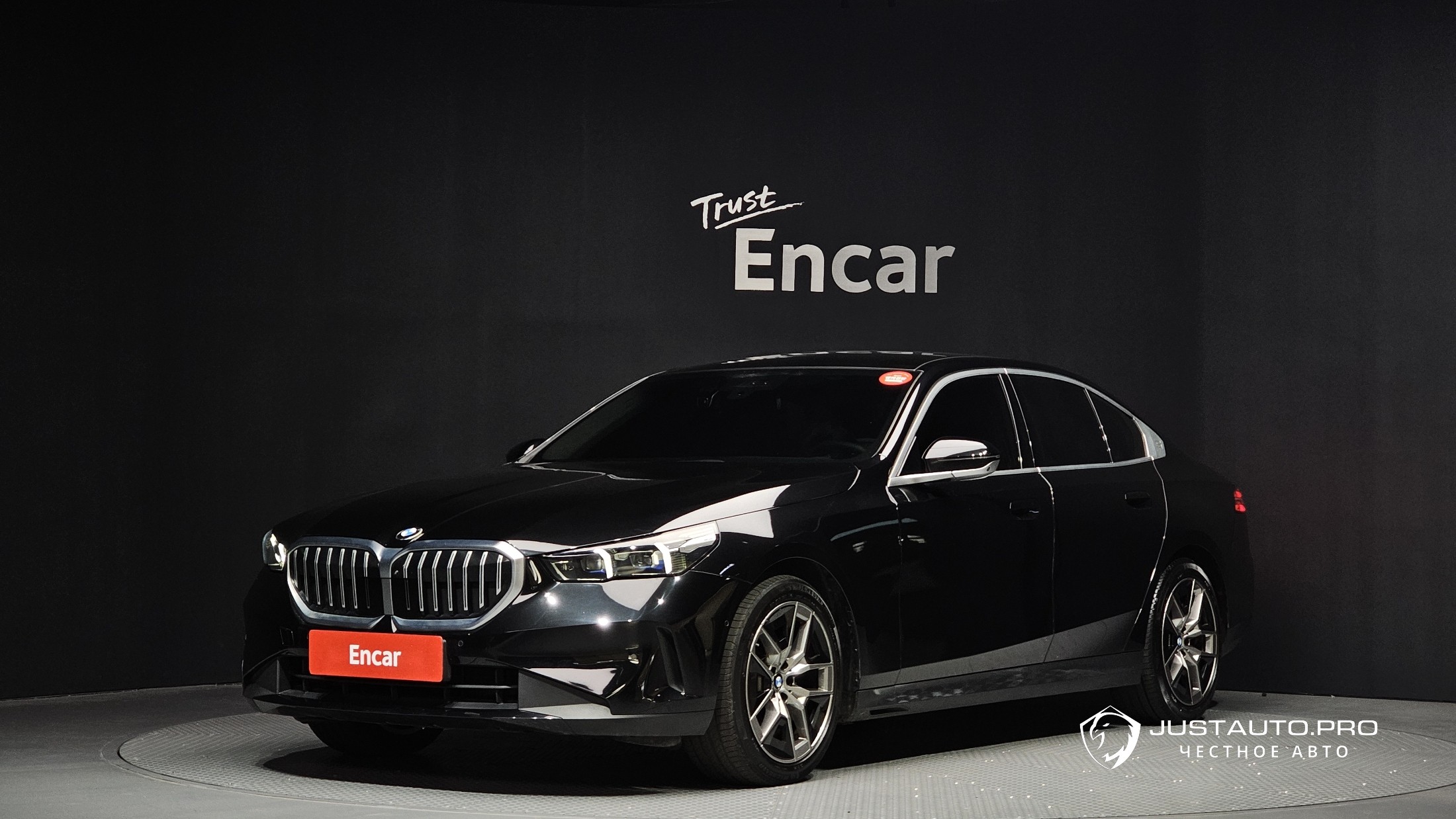 Автомобиль BMW 5-Series
