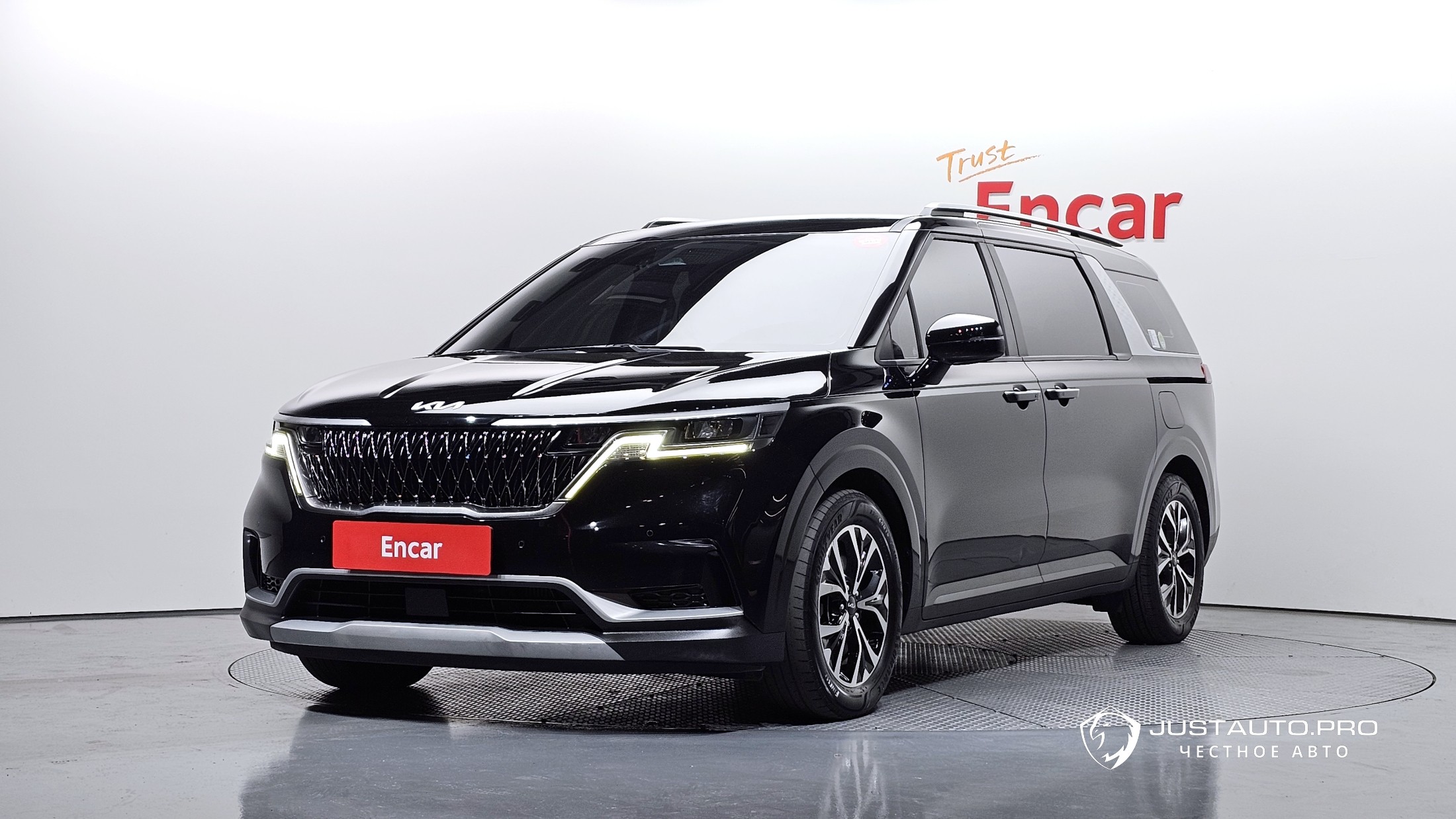 Автомобиль Kia Canival