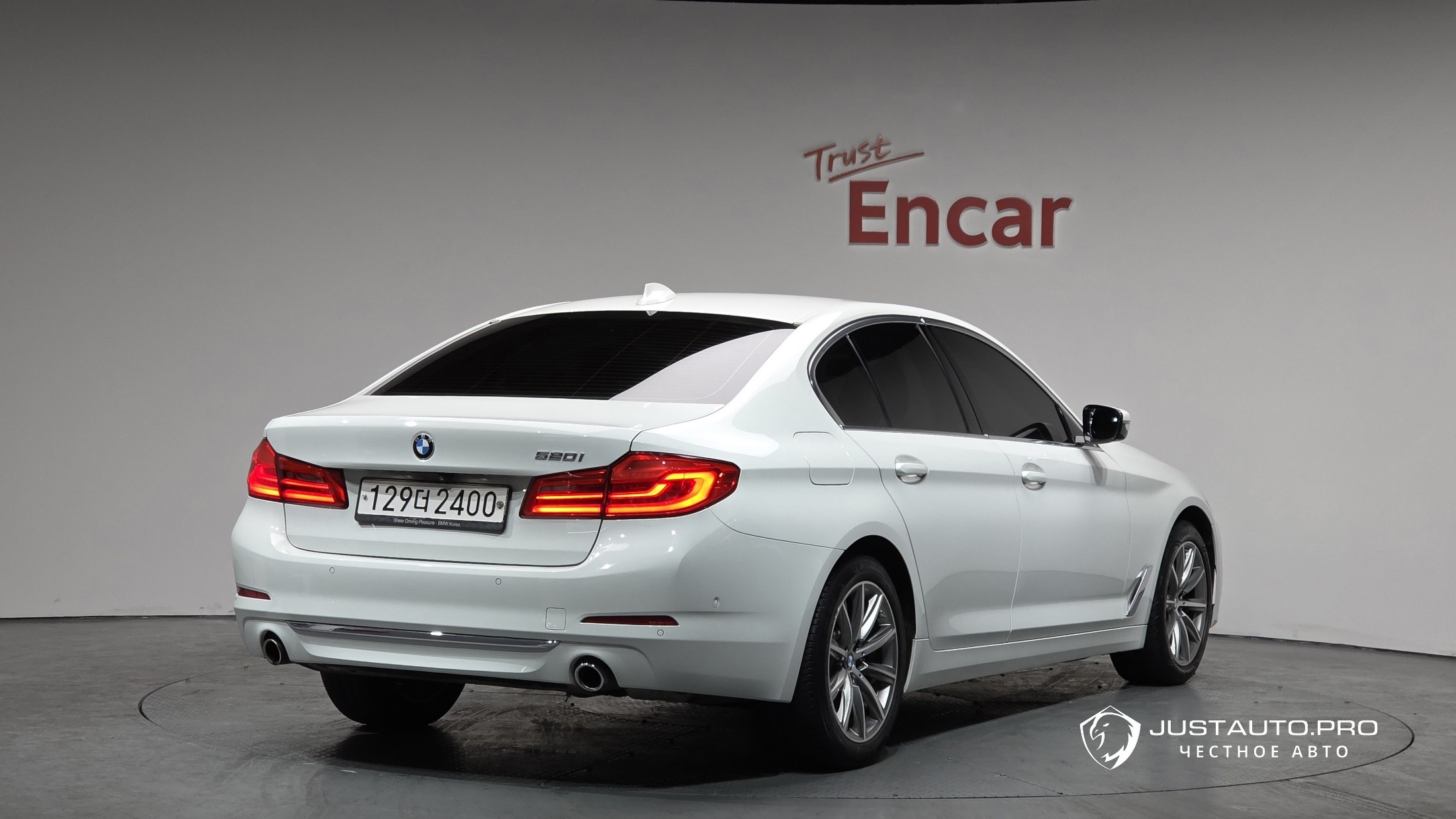 Автомобиль BMW 5-Series