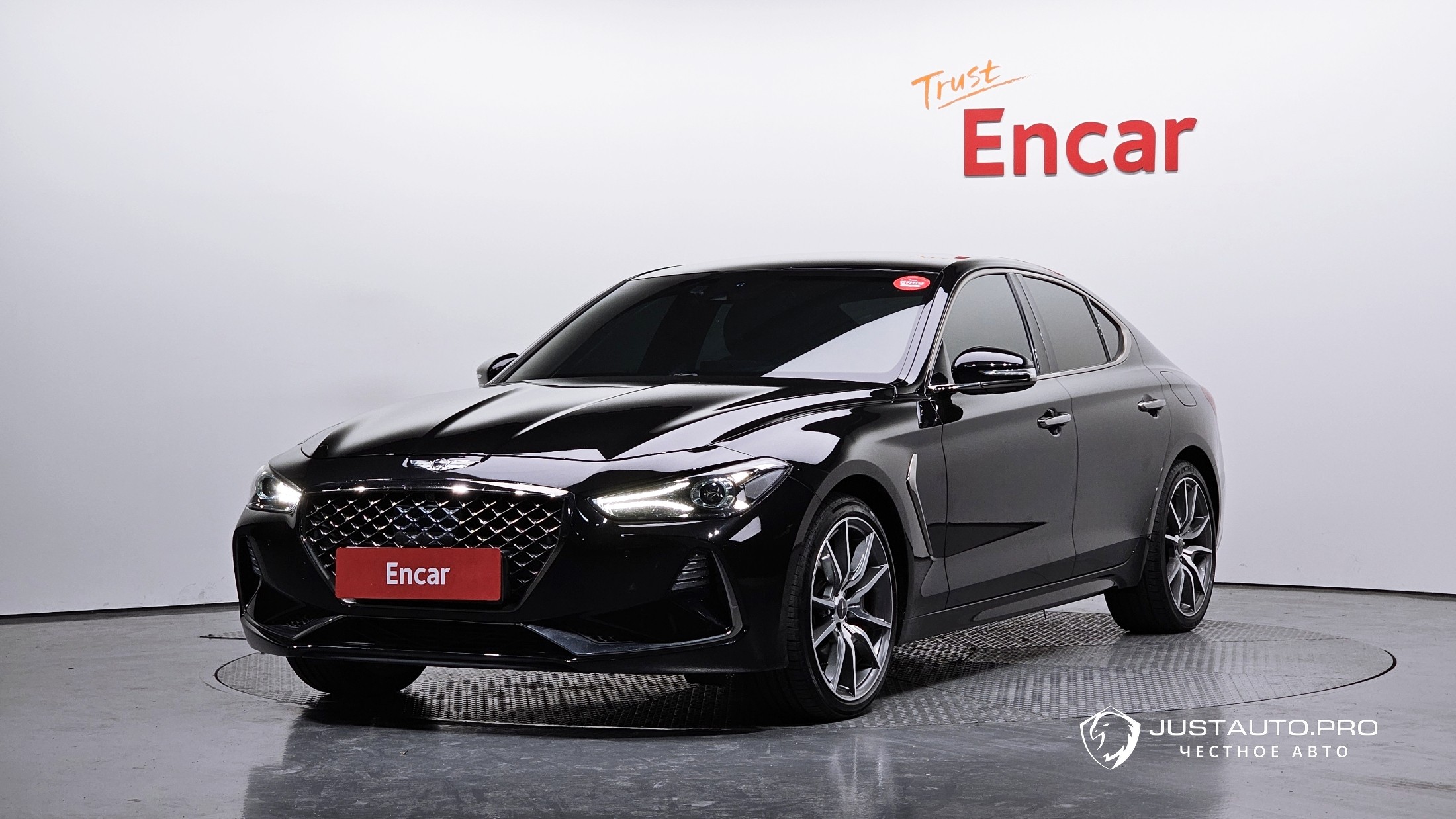 Автомобиль Genesis G70