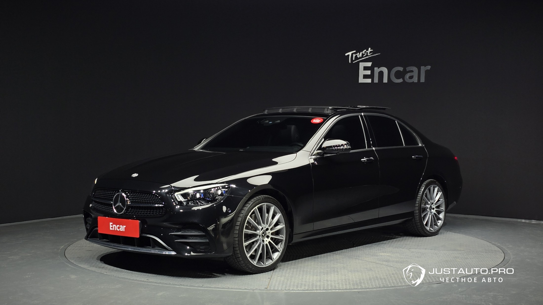 Автомобиль Mercedes-Benz E-Class