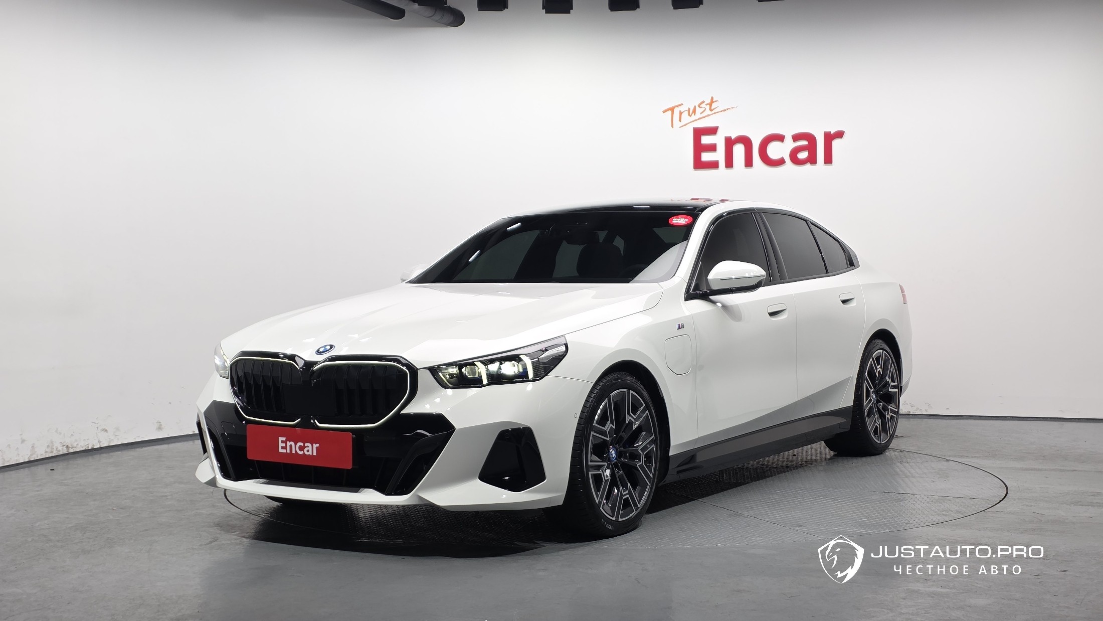 Автомобиль BMW 5-Series