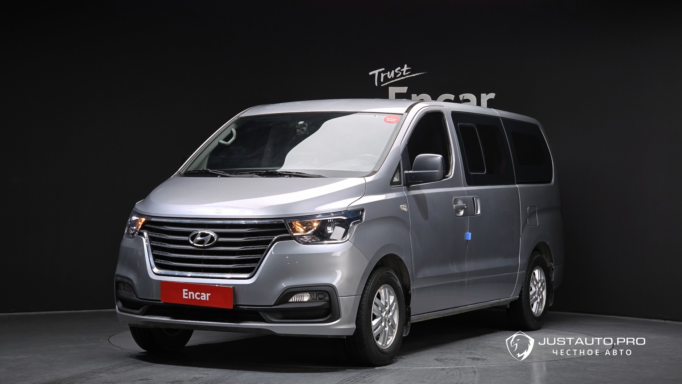 Автомобиль Hyundai Starex
