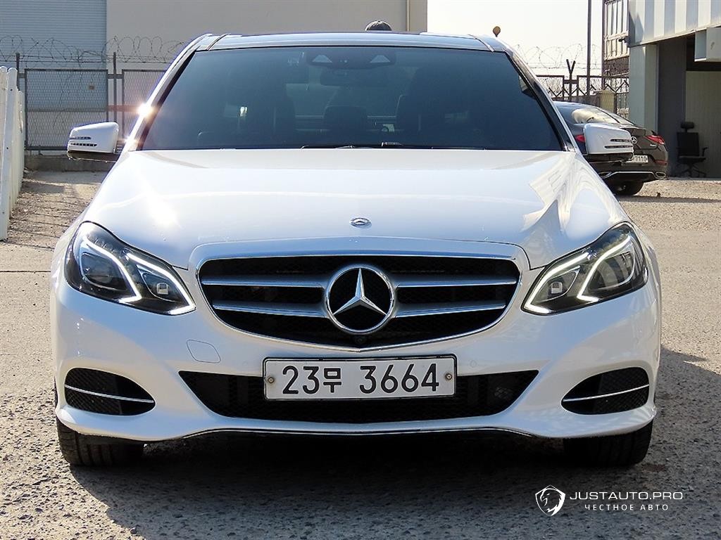 Автомобиль Mercedes-Benz E-Class