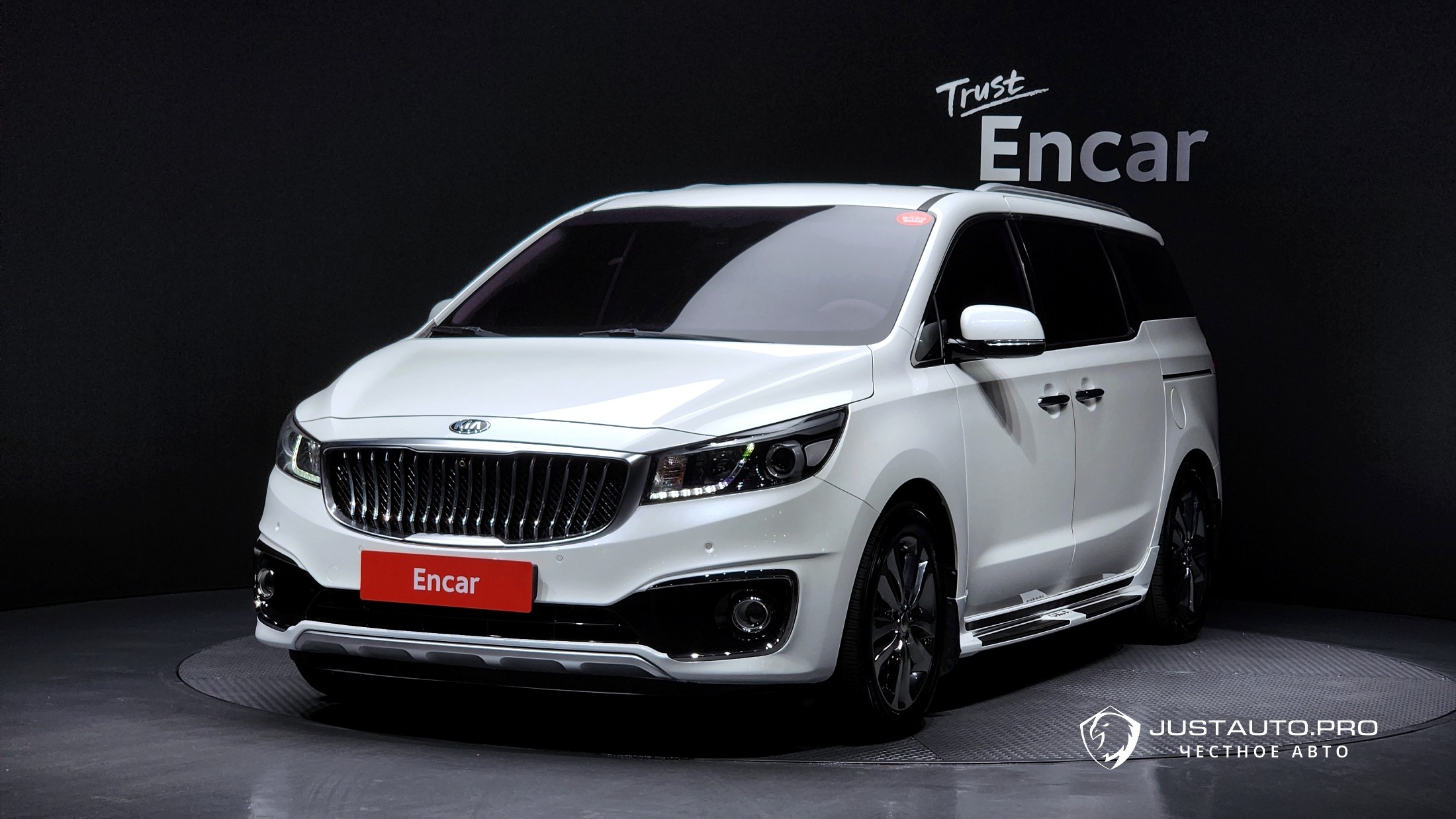 Автомобиль Kia Canival