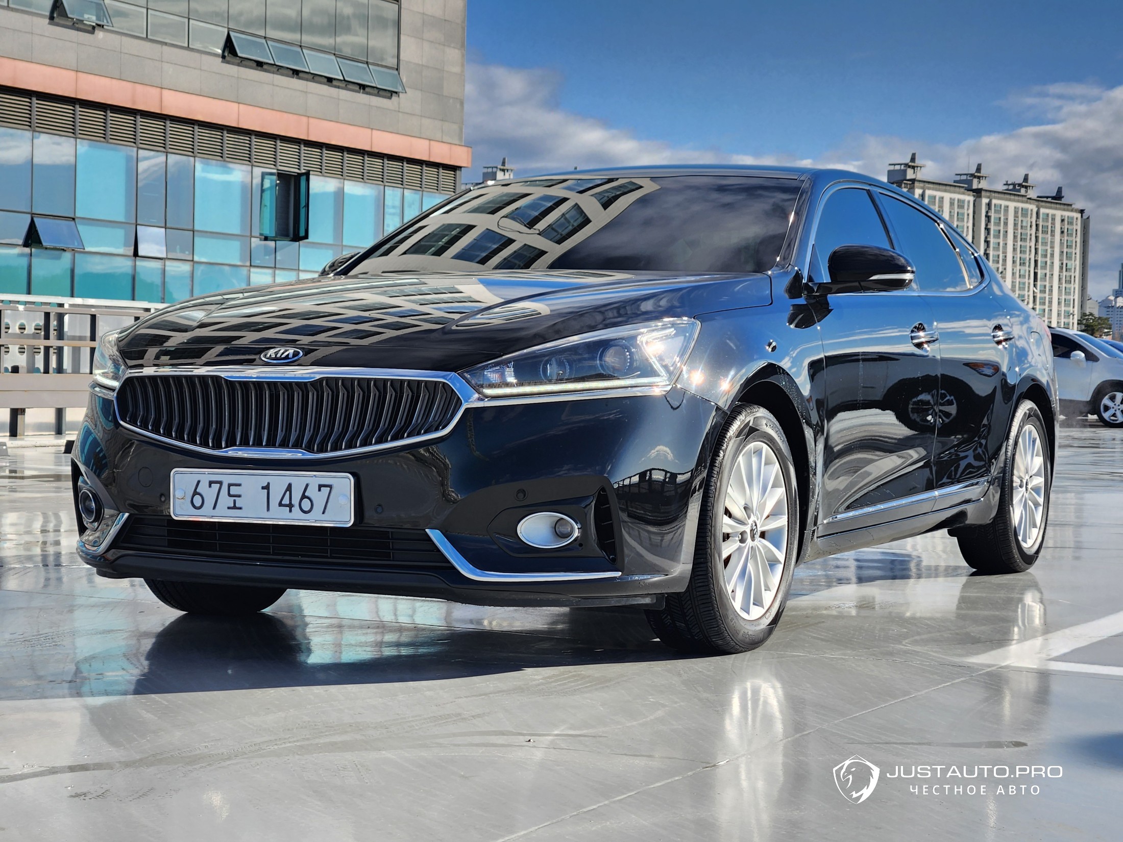 Автомобиль Kia K7