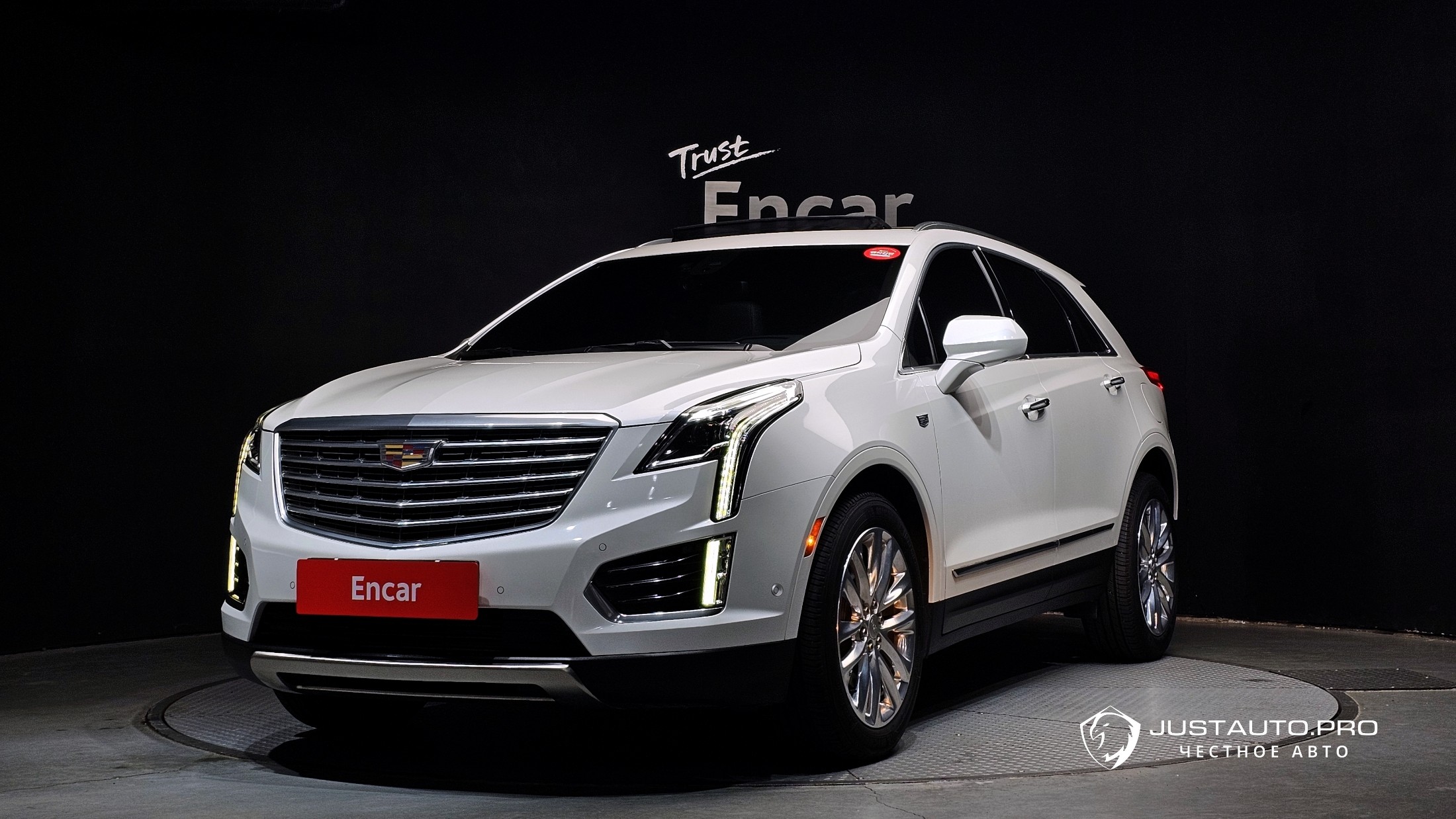 Автомобиль Cadillac XT5