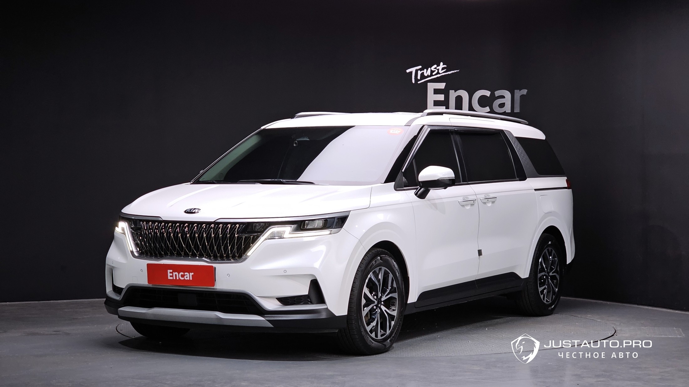 Автомобиль Kia Canival