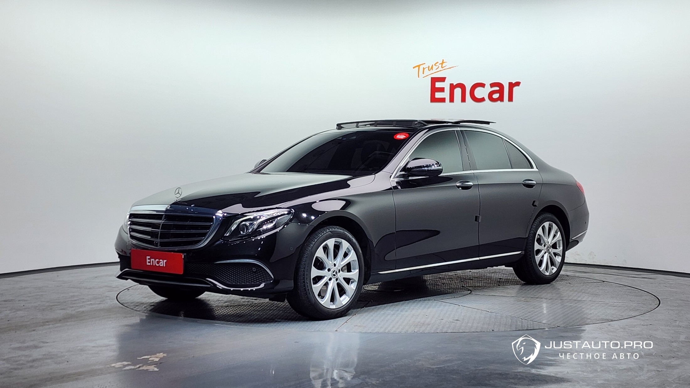 Автомобиль Mercedes-Benz E-Class