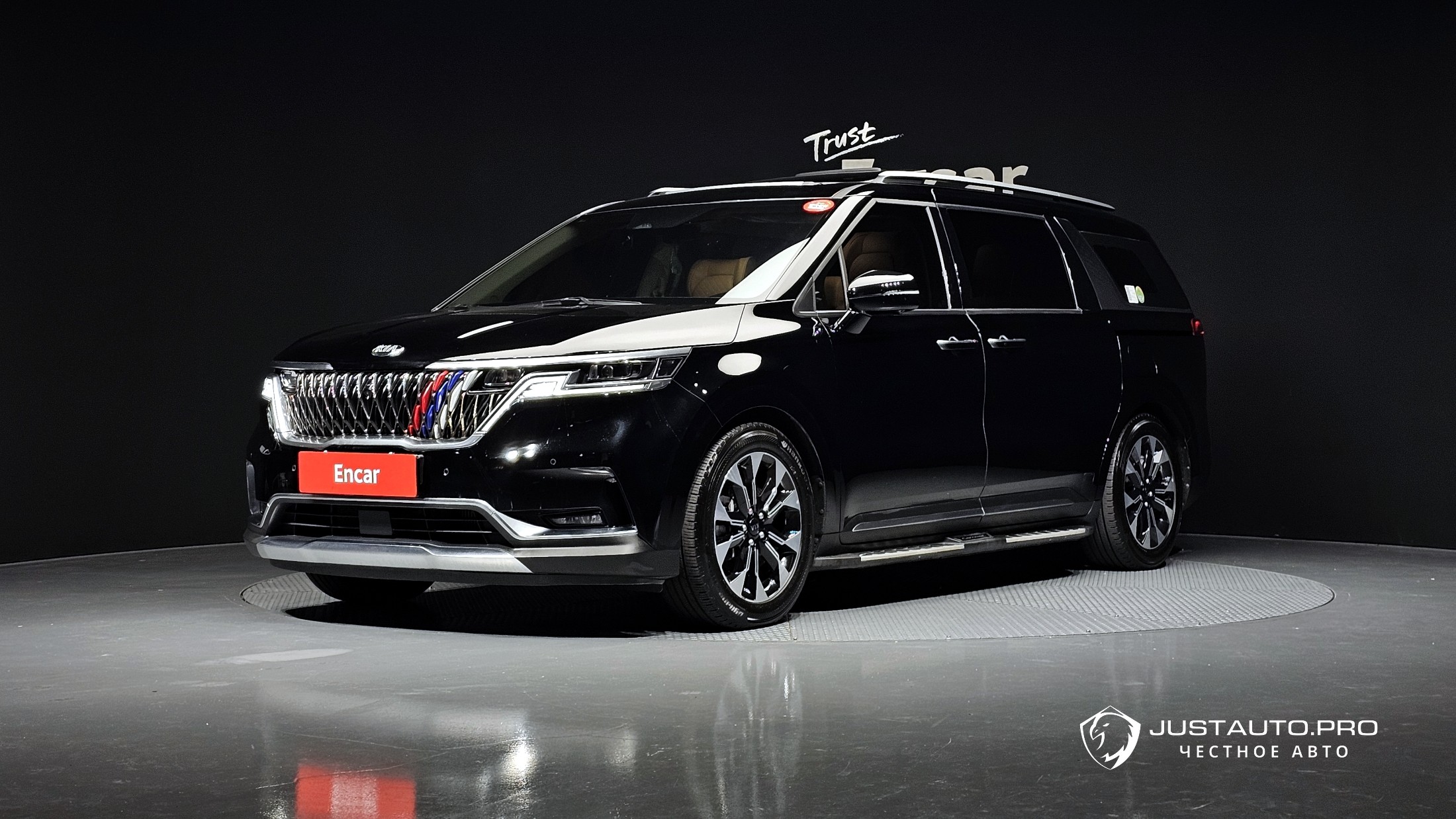 Автомобиль Kia Canival