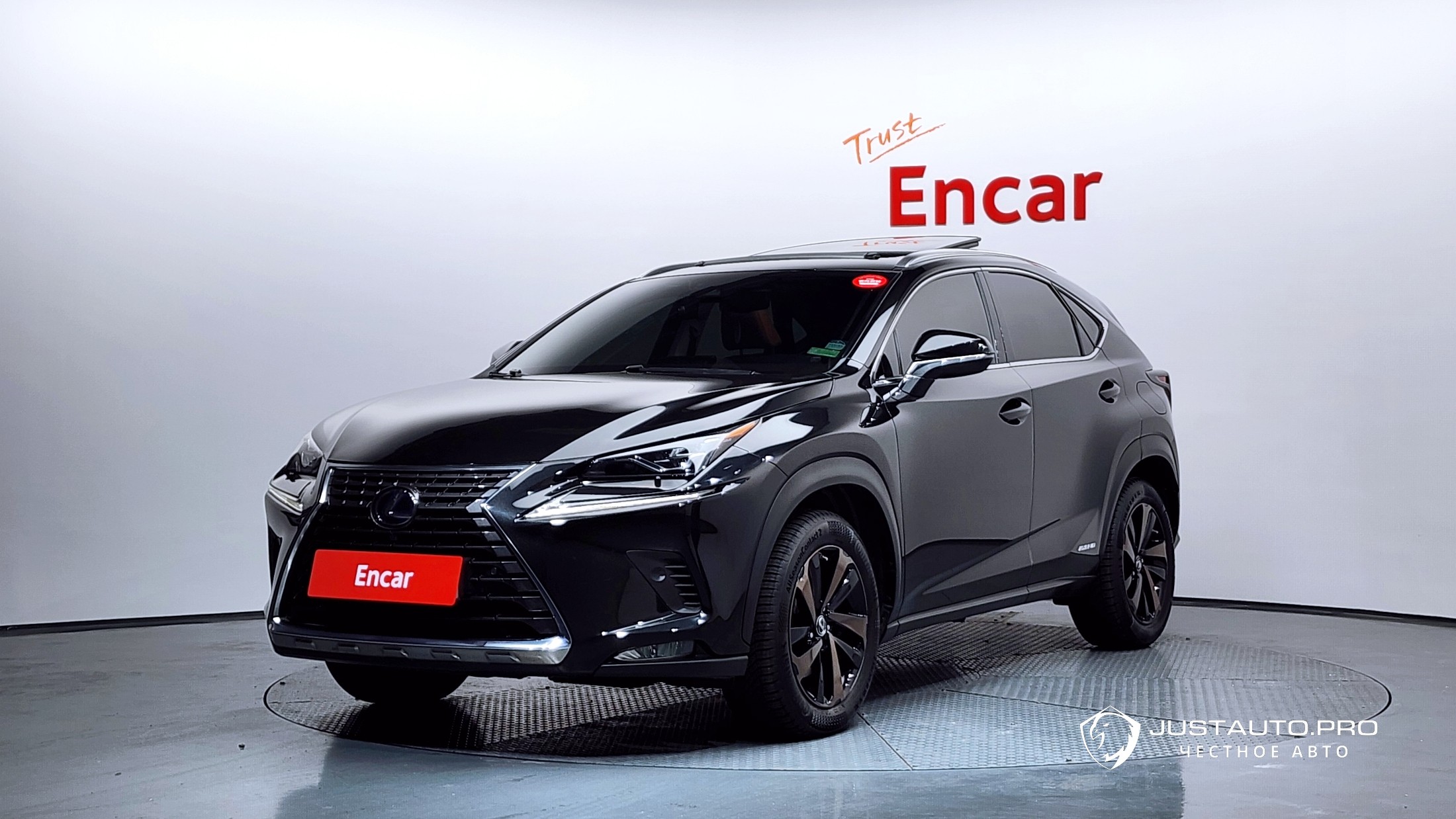 Автомобиль Lexus NX