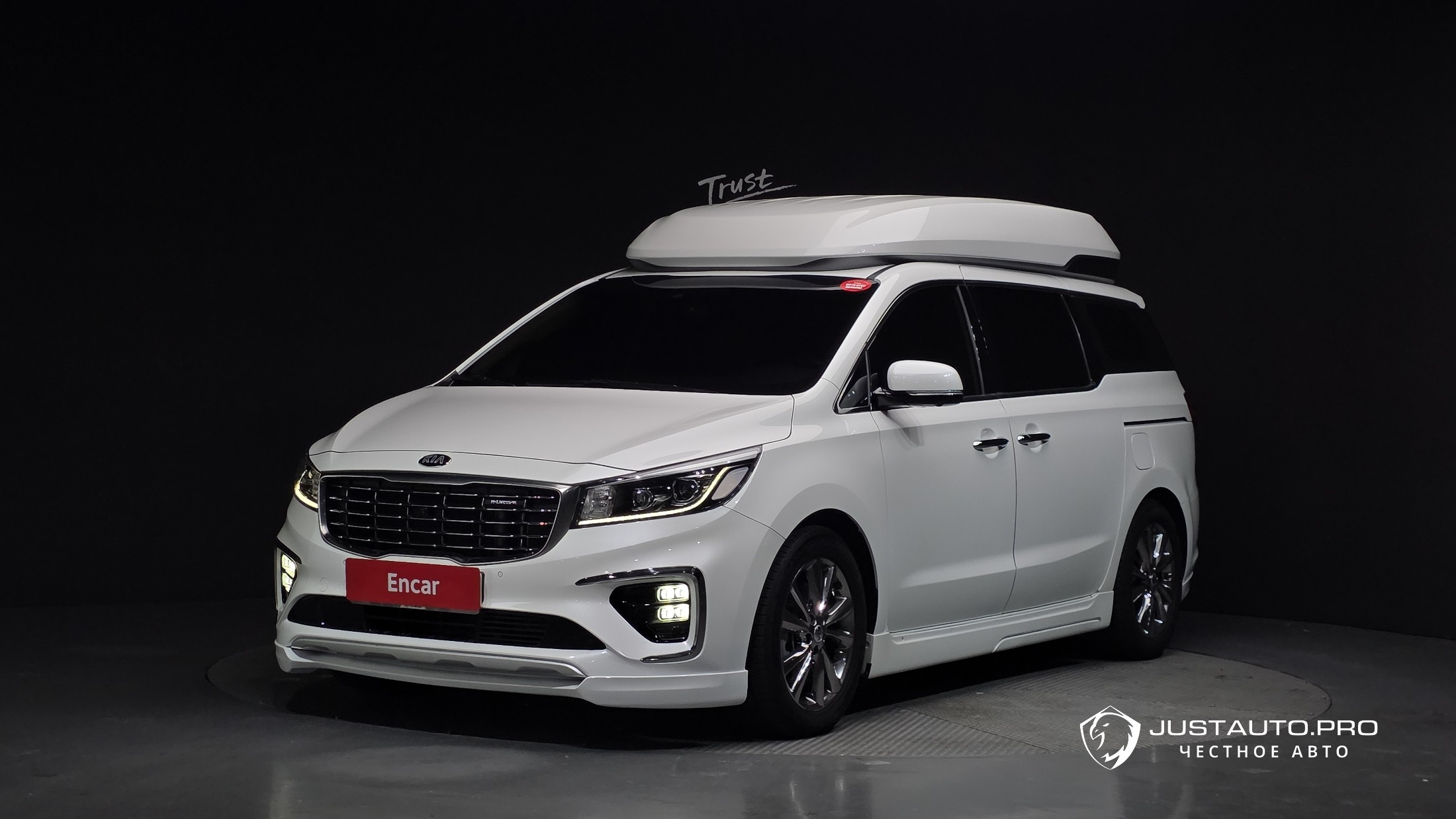 Автомобиль Kia Canival
