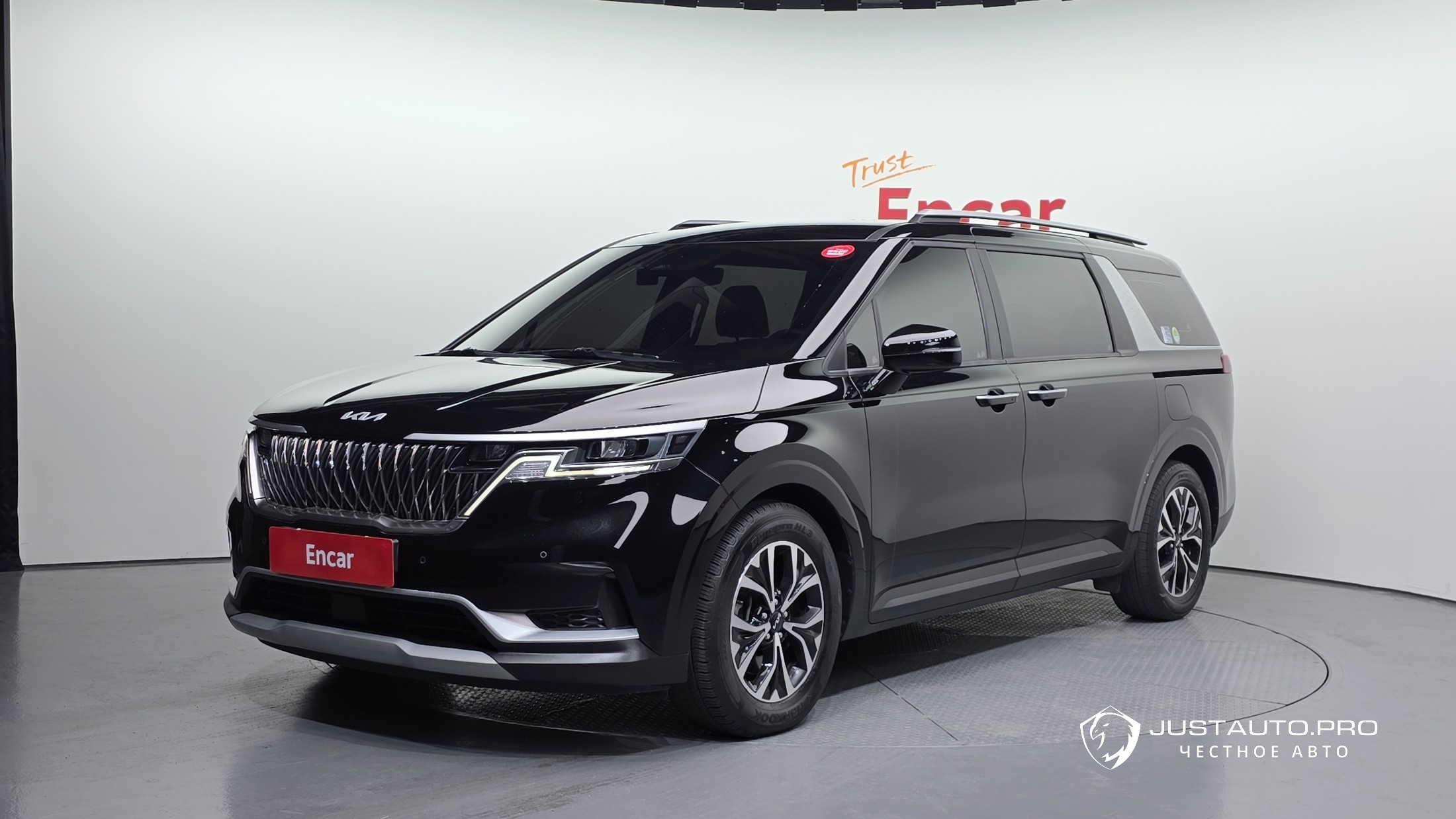 Автомобиль Kia Canival