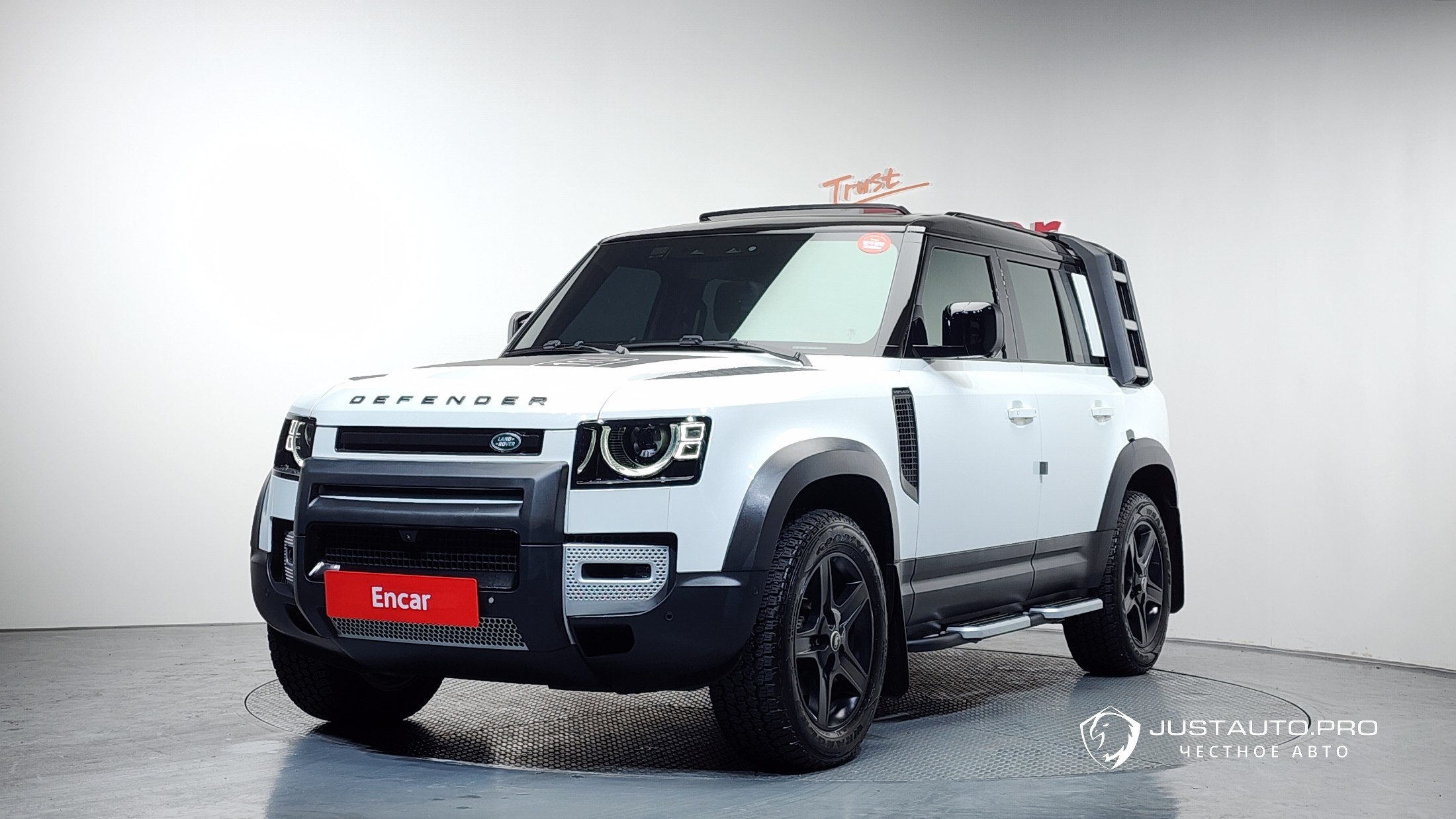 Автомобиль Land Rover Defender
