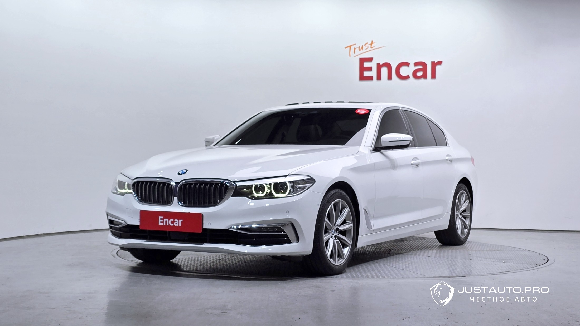 Автомобиль BMW 5-Series
