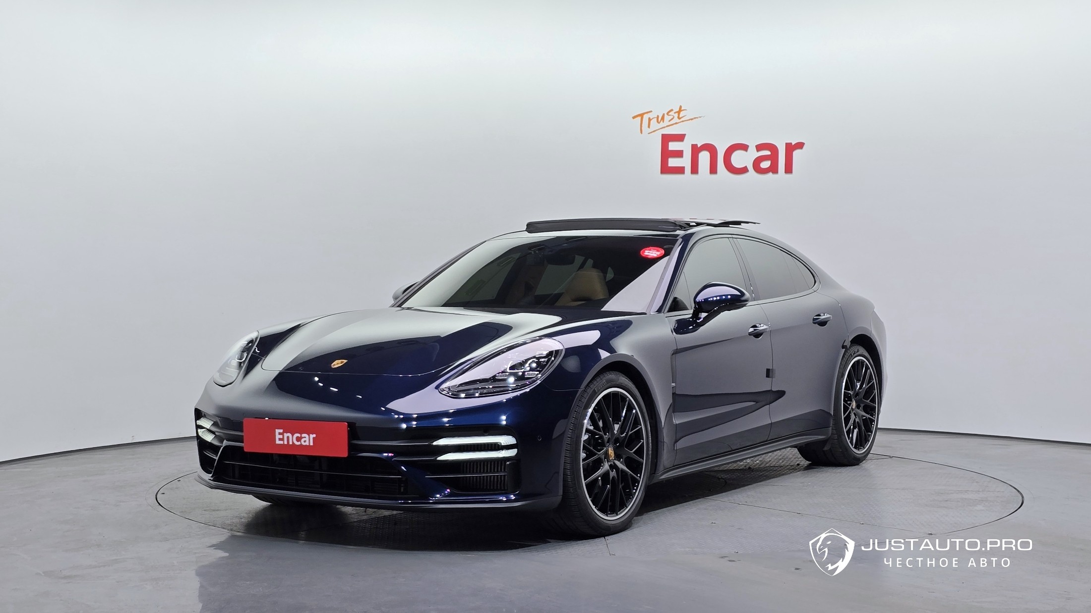 Автомобиль Porsche Panamera