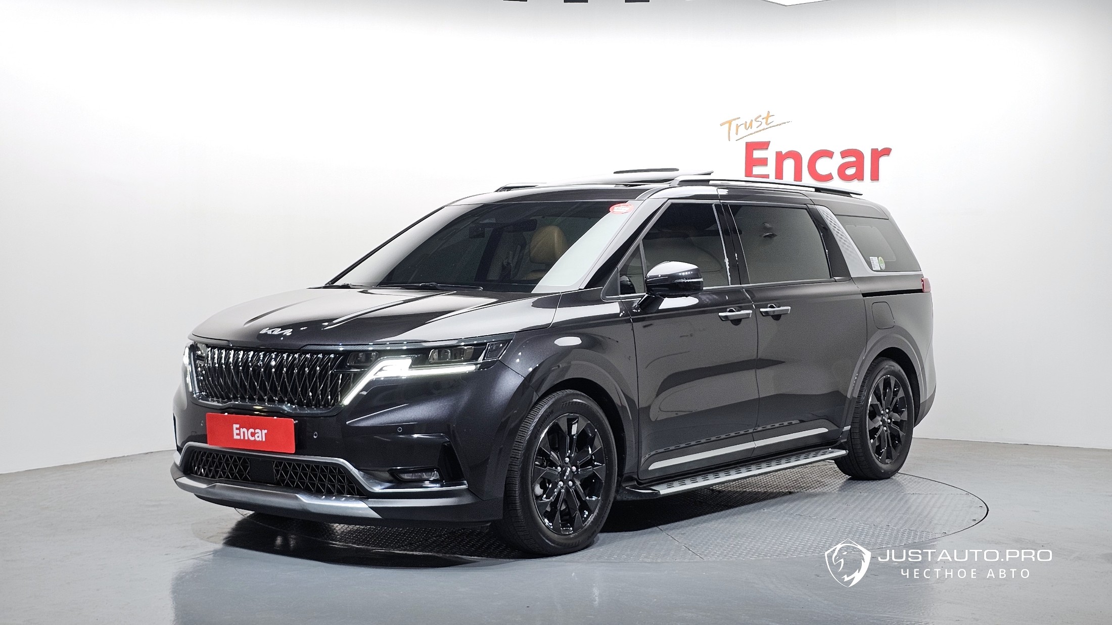 Автомобиль Kia Canival