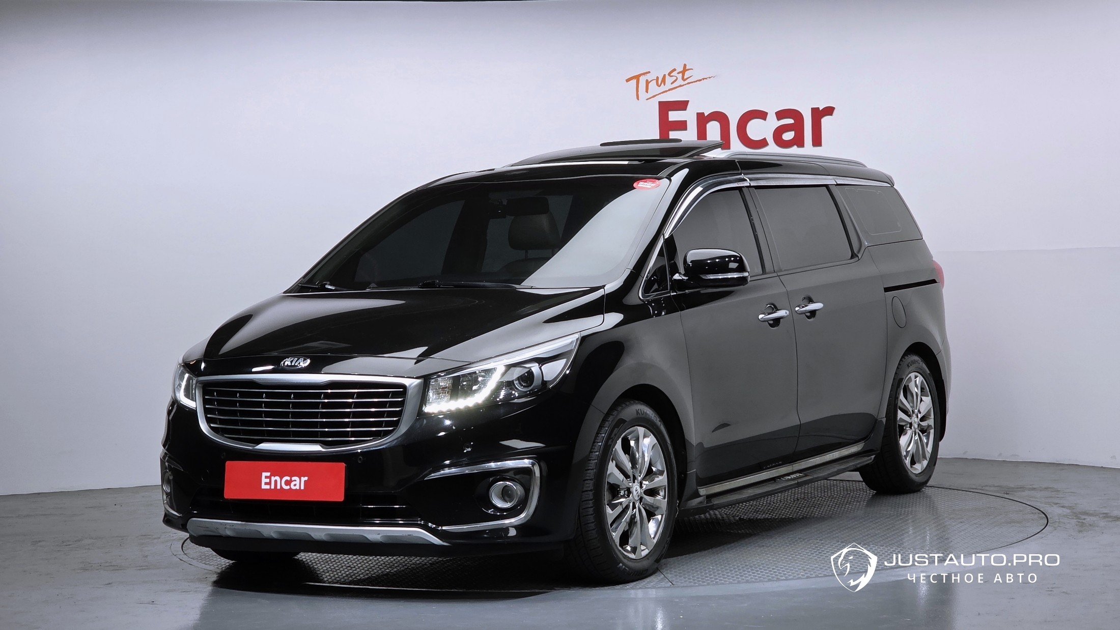 Автомобиль Kia Canival