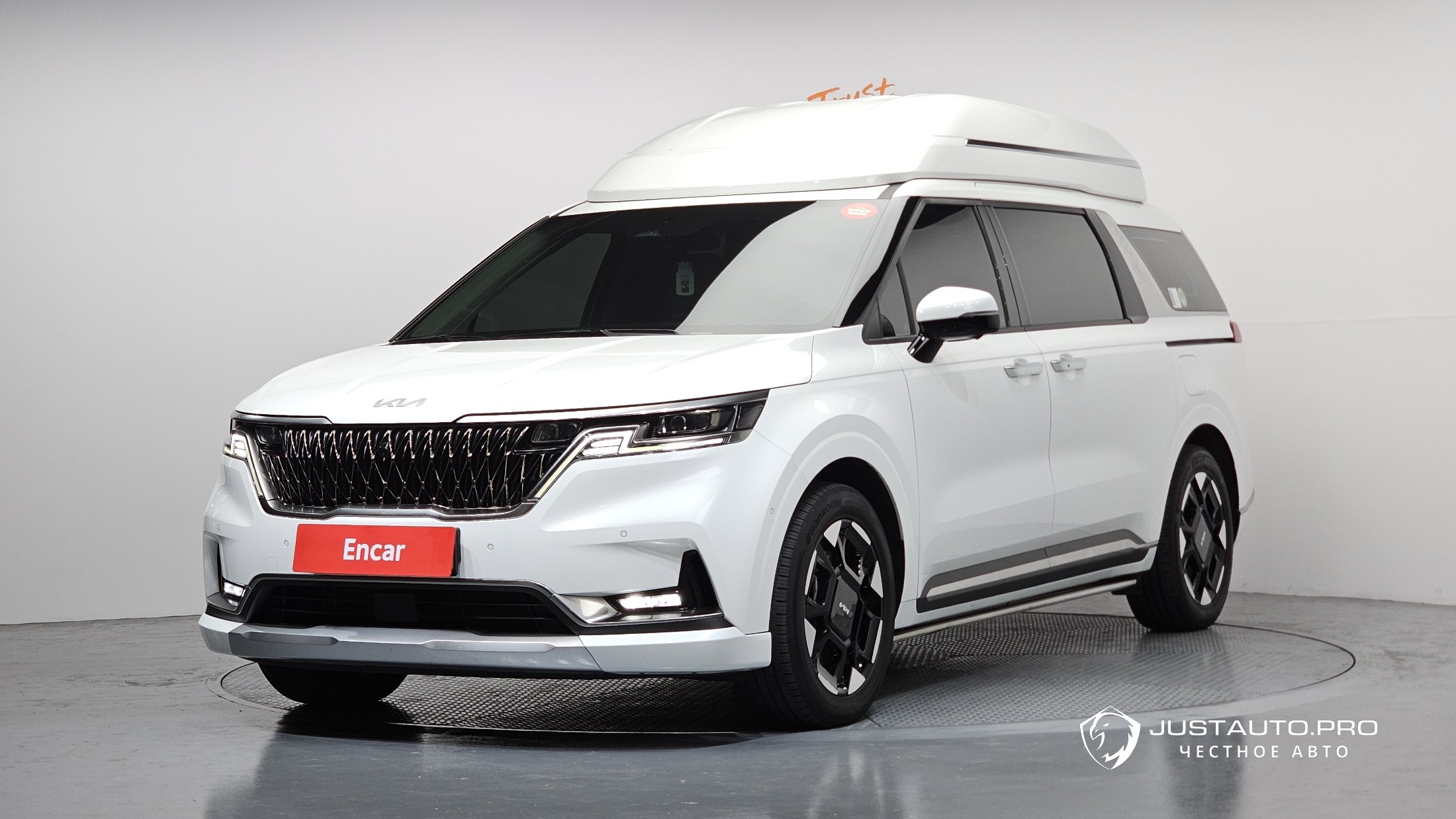 Автомобиль Kia Canival