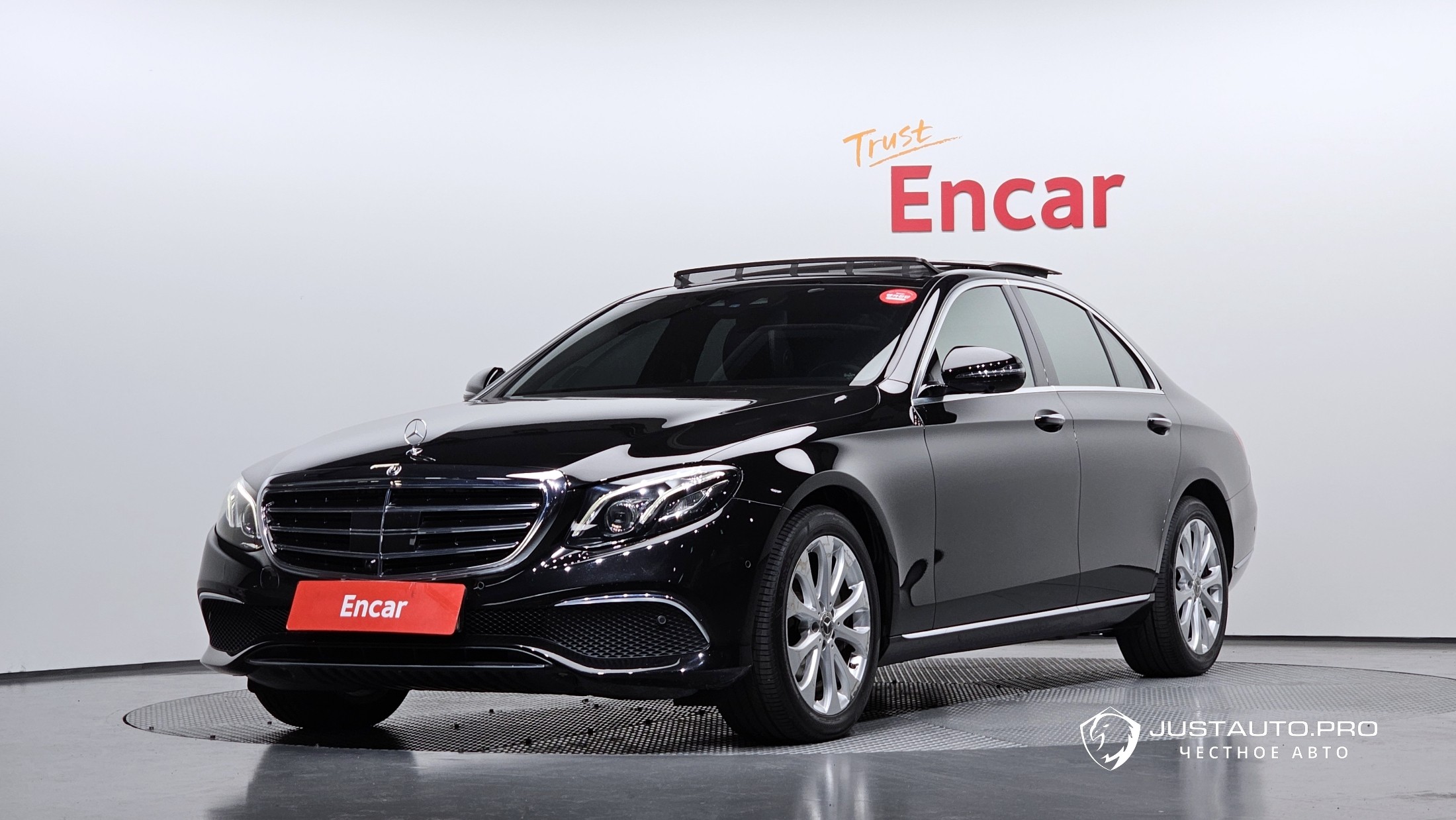 Автомобиль Mercedes-Benz E-Class