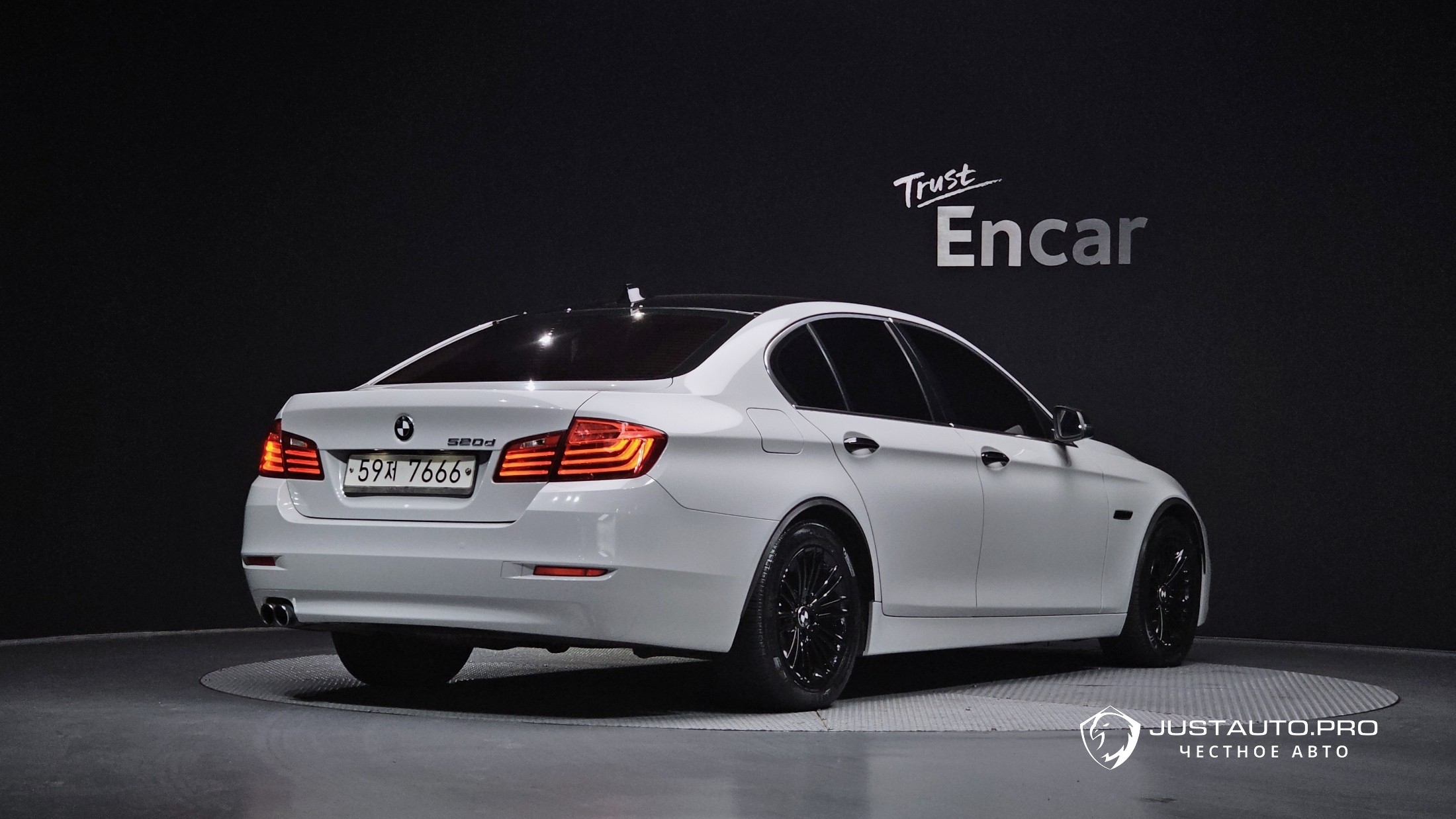 Автомобиль BMW 5-Series