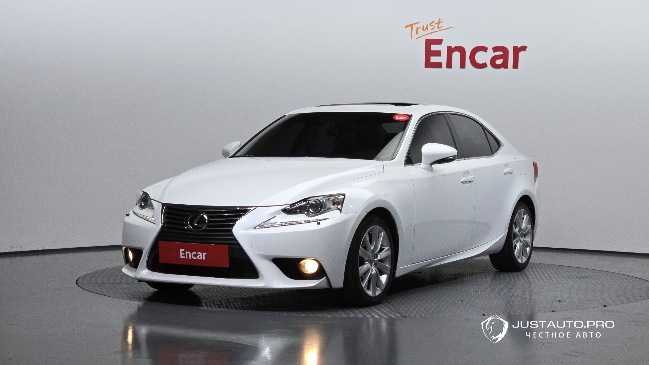 Автомобиль Lexus IS