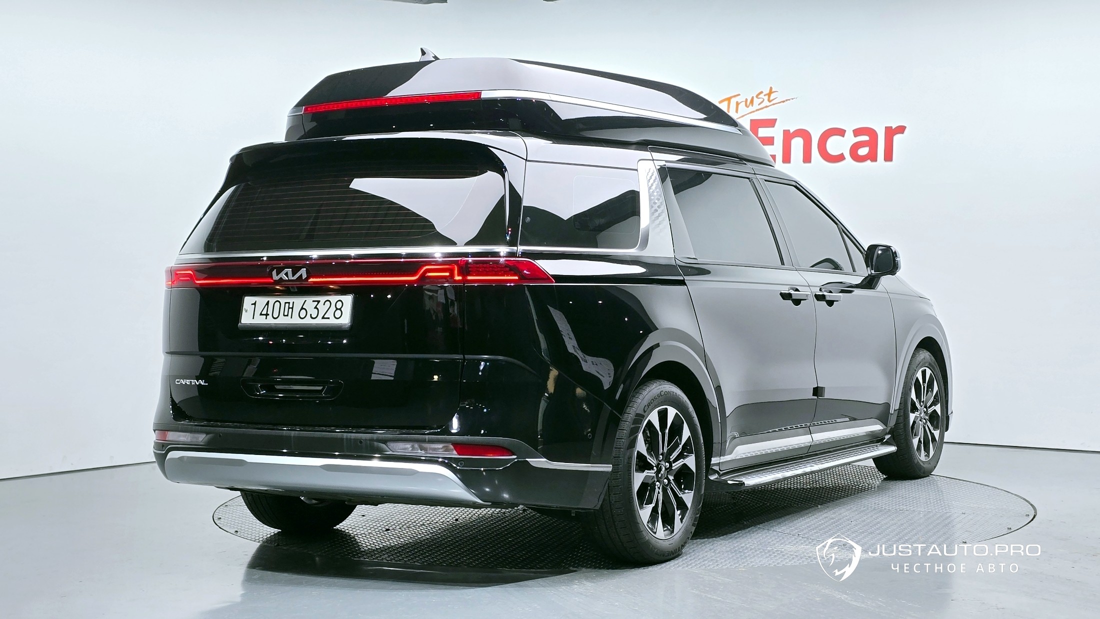 Автомобиль Kia Canival