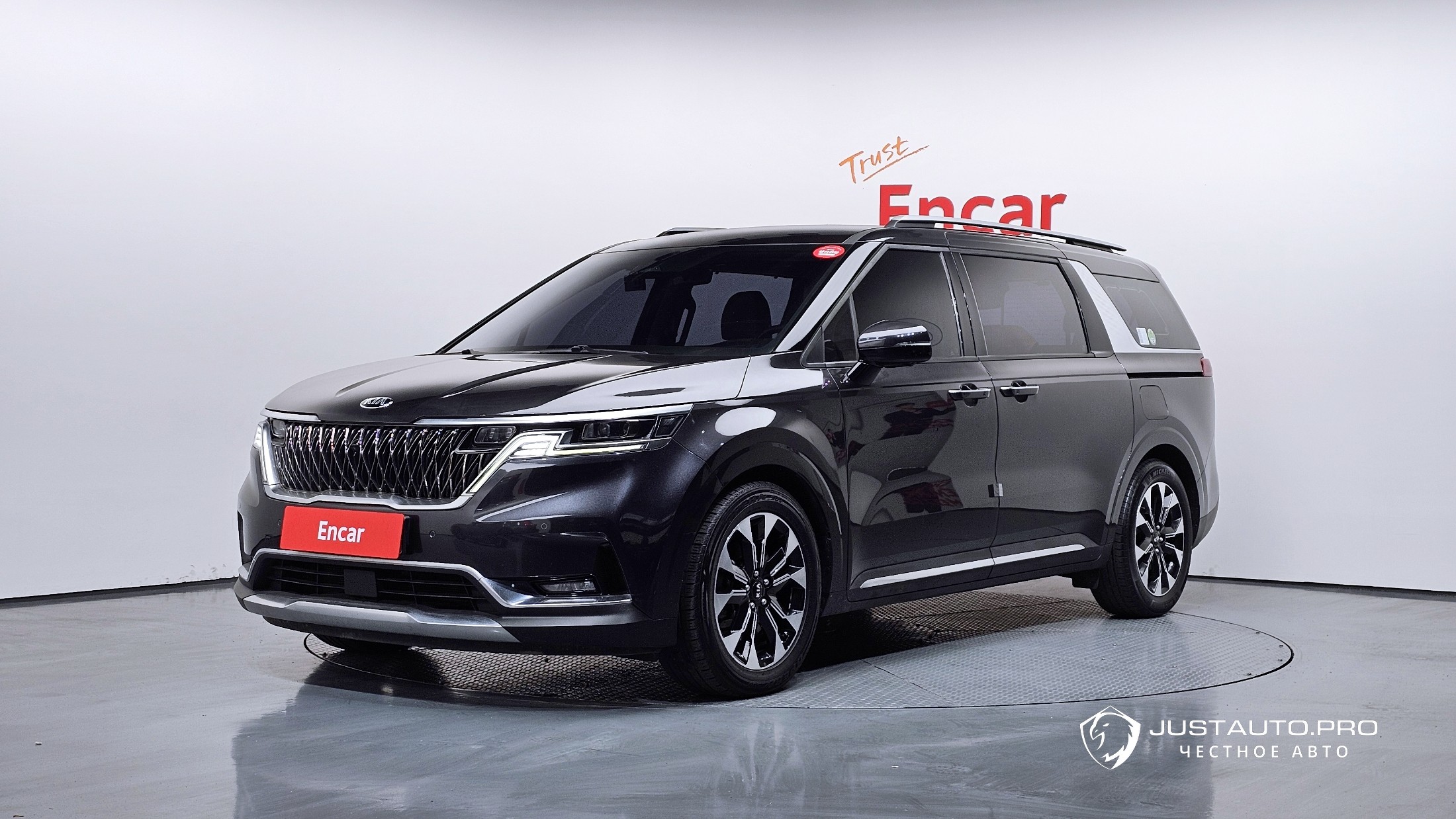 Автомобиль Kia Canival