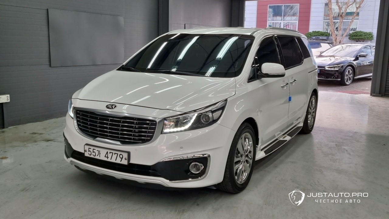 Автомобиль Kia Canival
