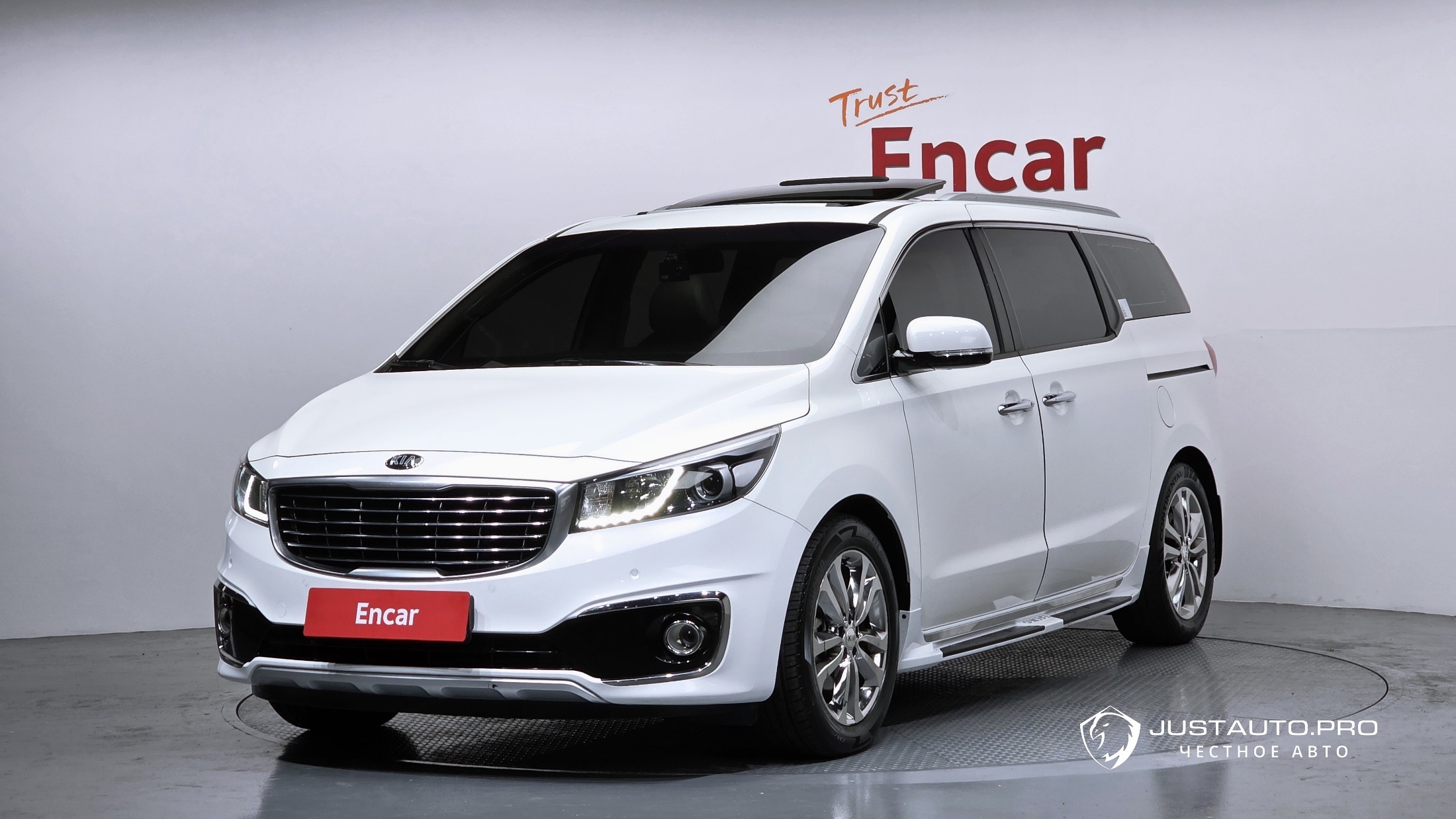 Автомобиль Kia Canival