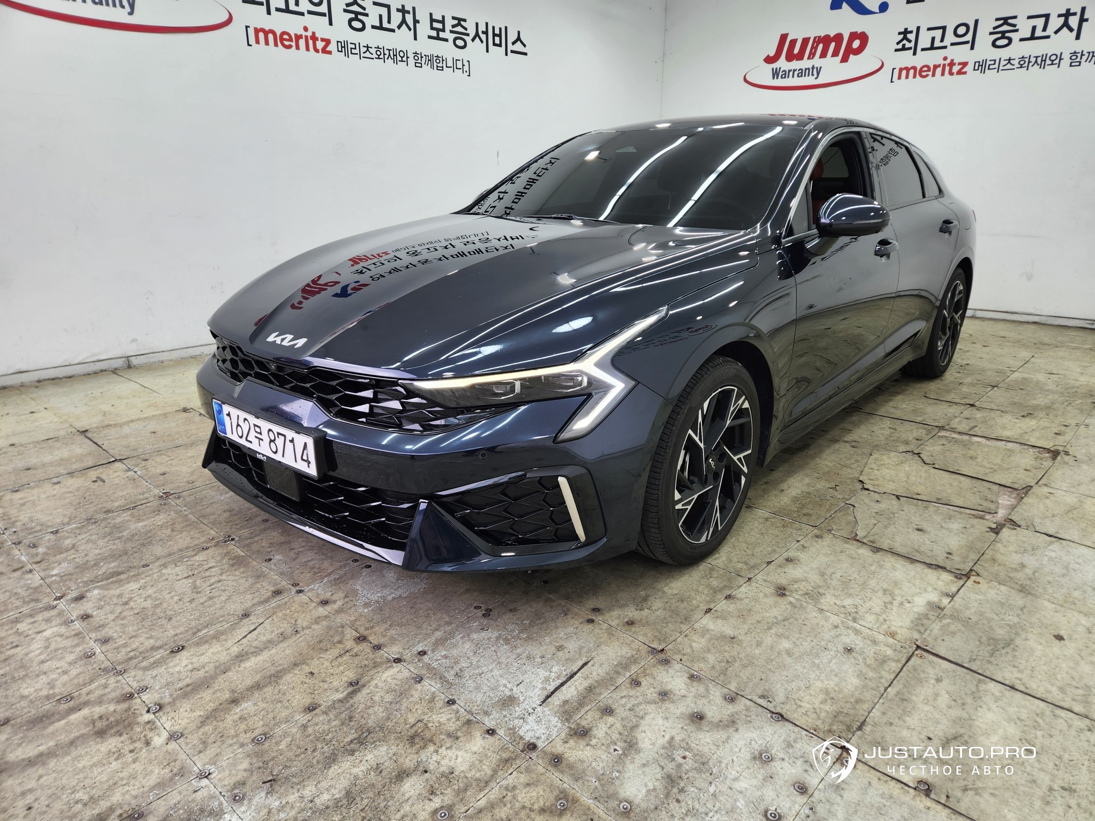 Автомобиль Kia K5