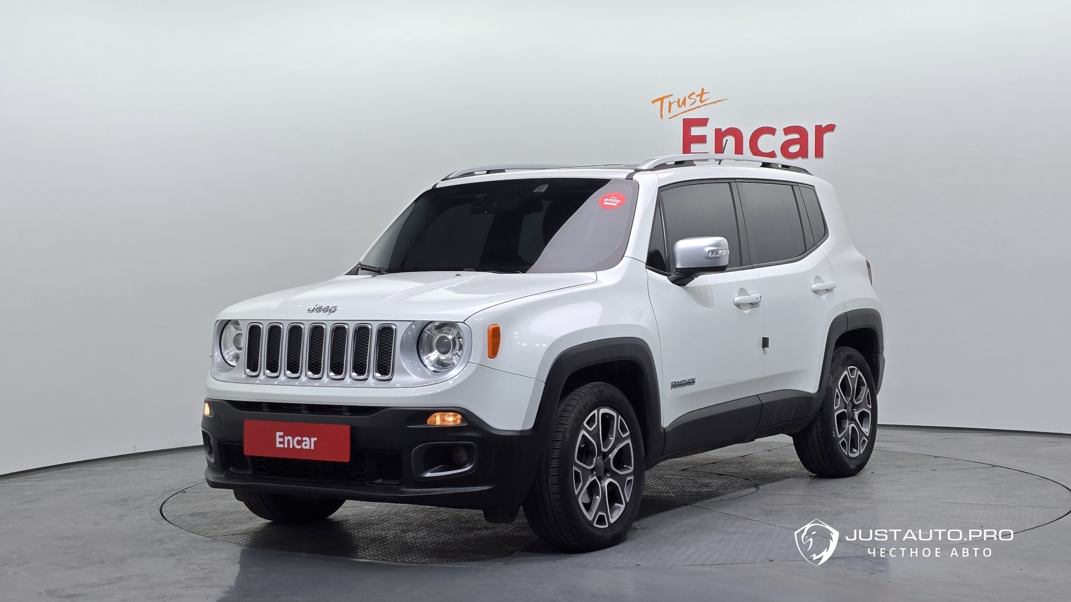 Автомобиль Jeep Renegade