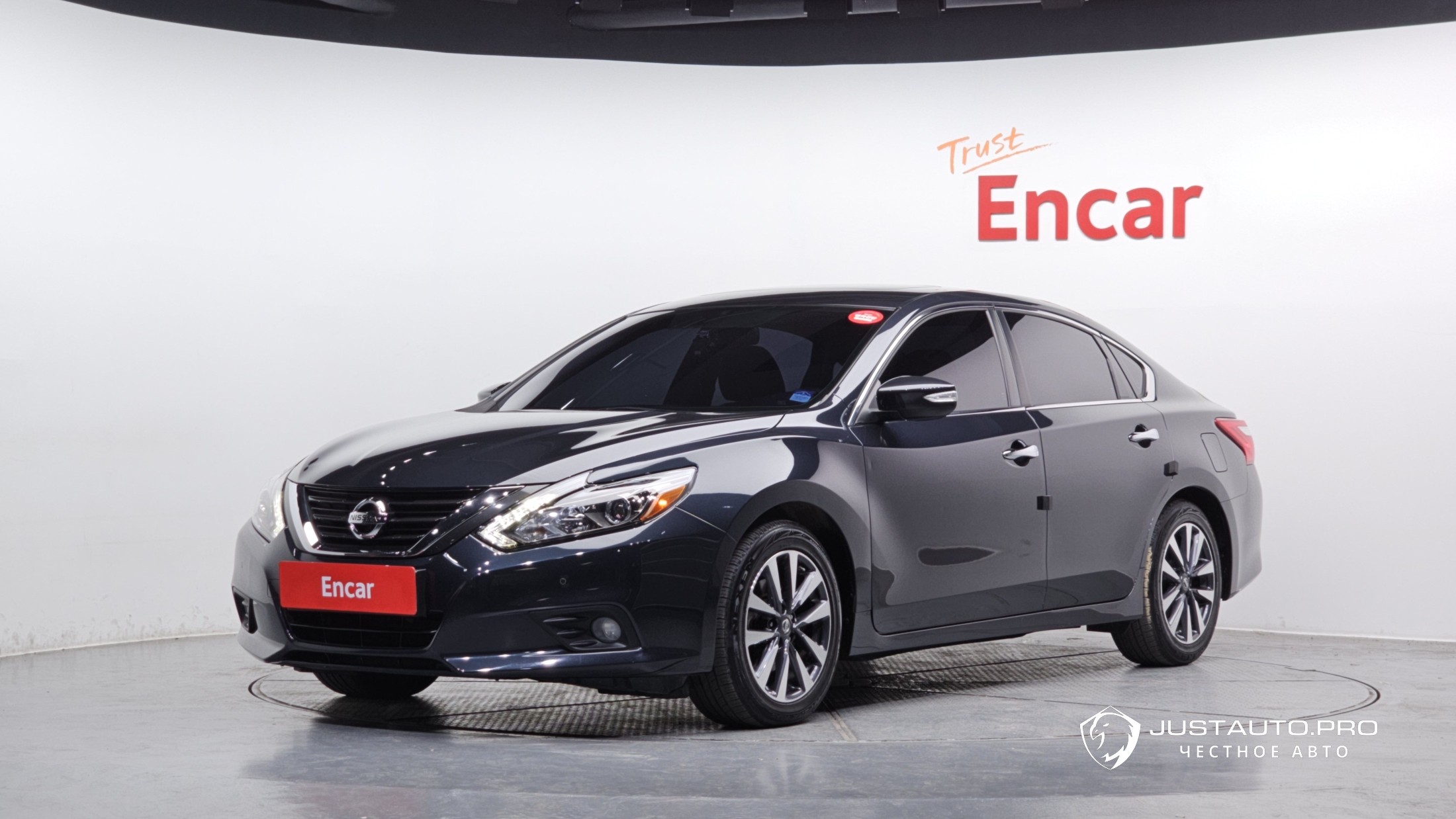 Автомобиль Nissan Altima