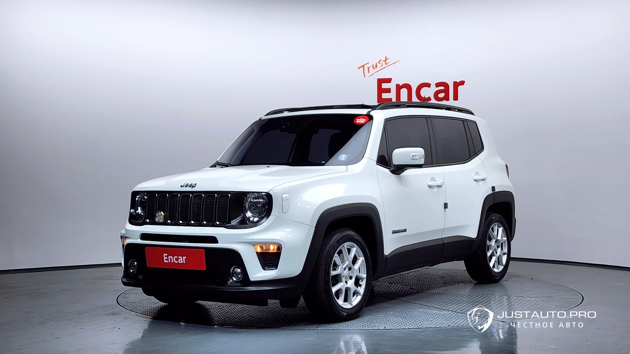 Автомобиль Jeep Renegade
