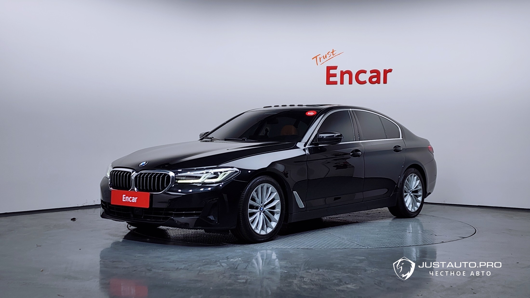 Автомобиль BMW 5-Series
