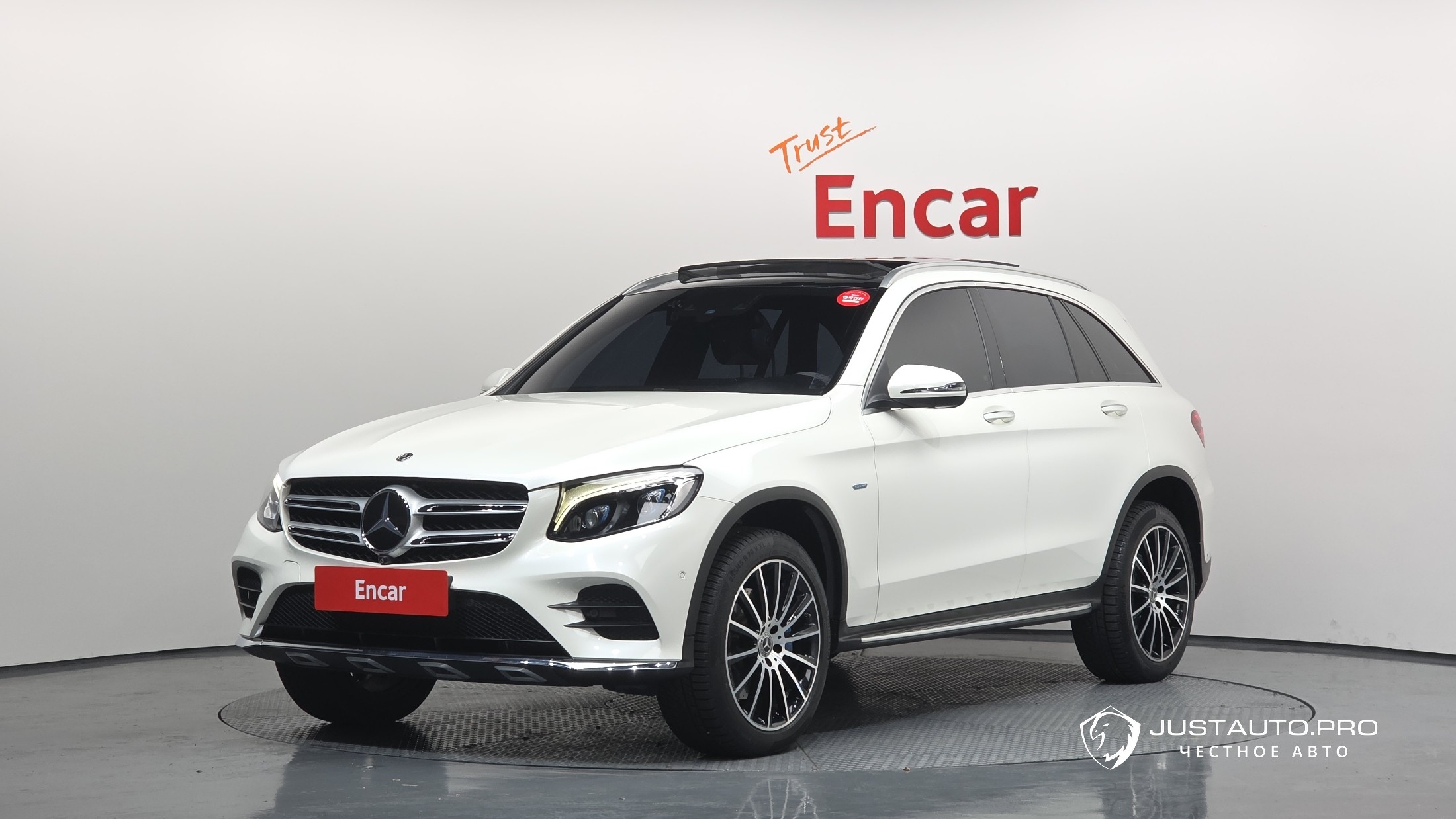 Автомобиль Mercedes-Benz GLC-Class