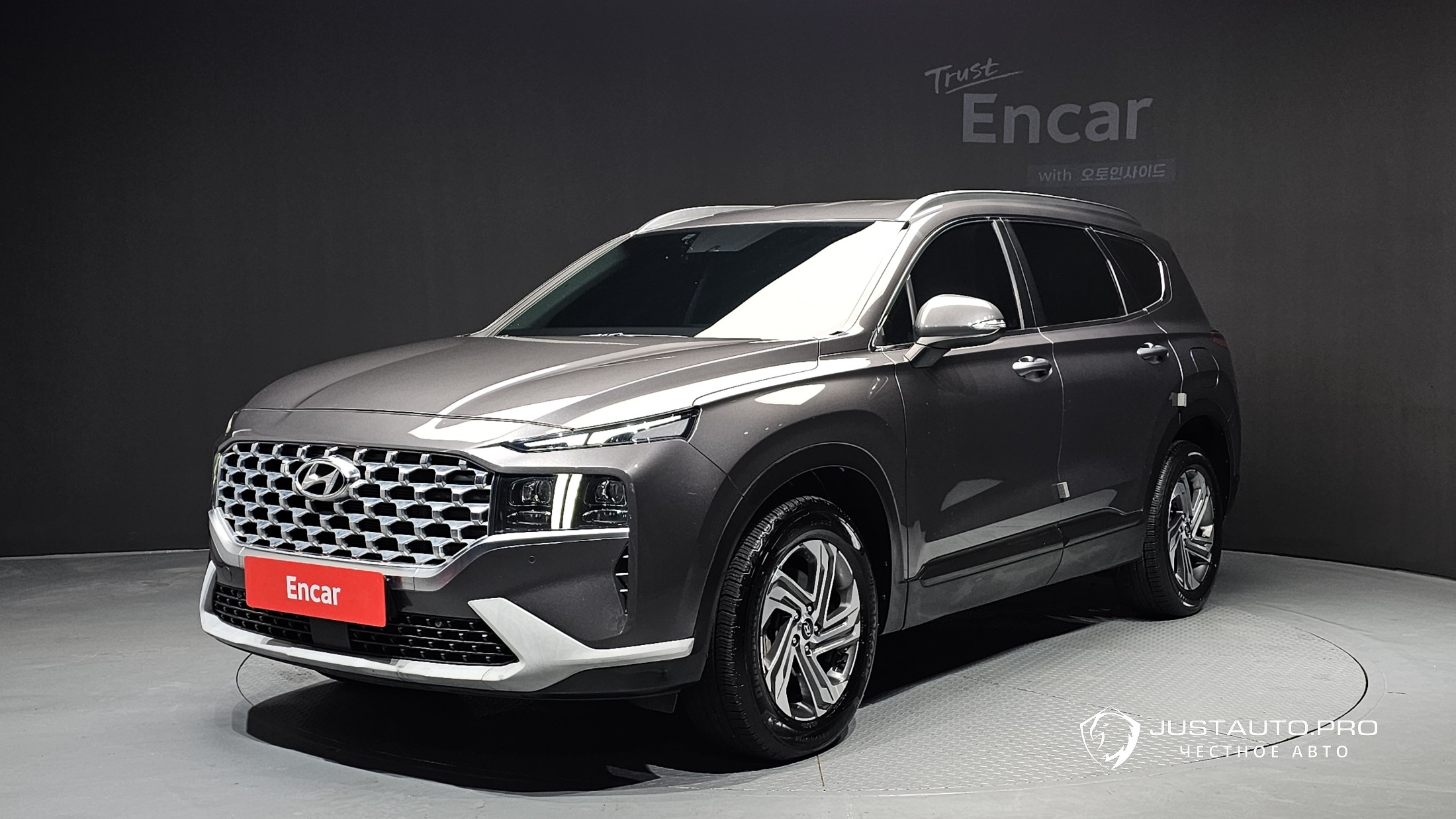 Автомобиль Hyundai Santafe