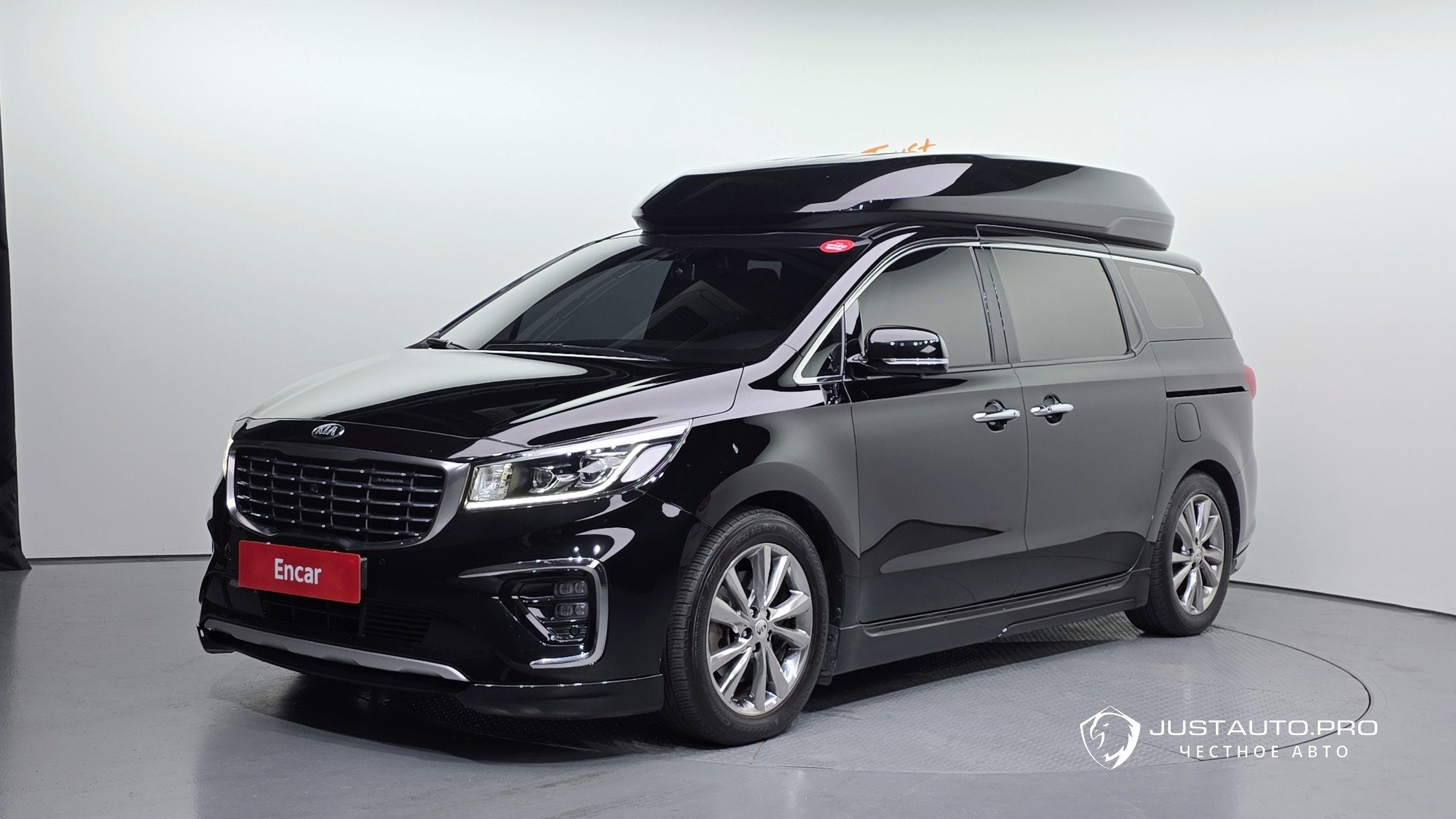 Автомобиль Kia Canival
