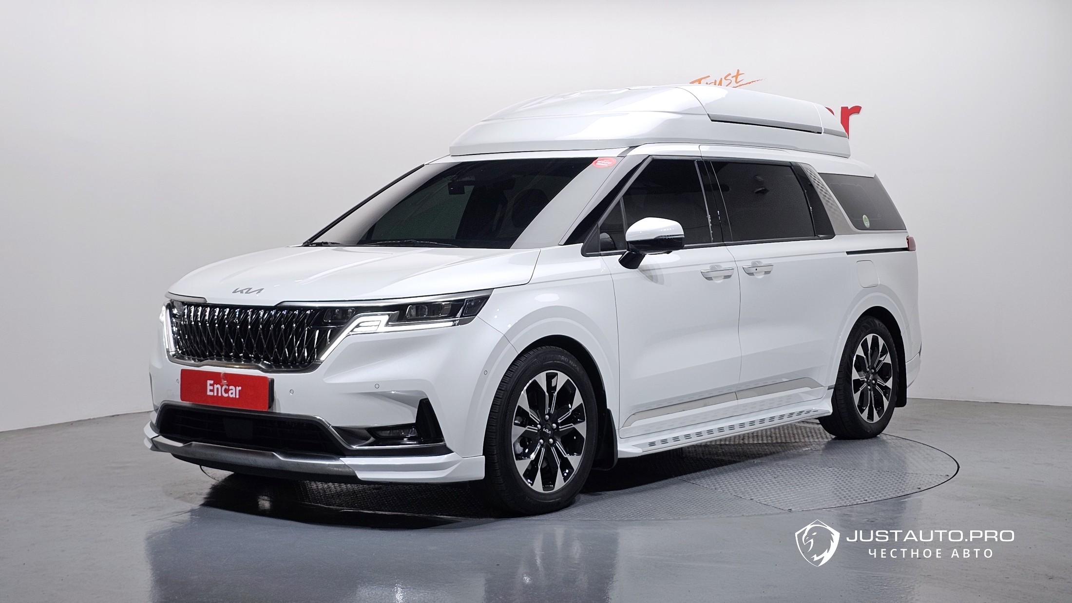 Автомобиль Kia Canival