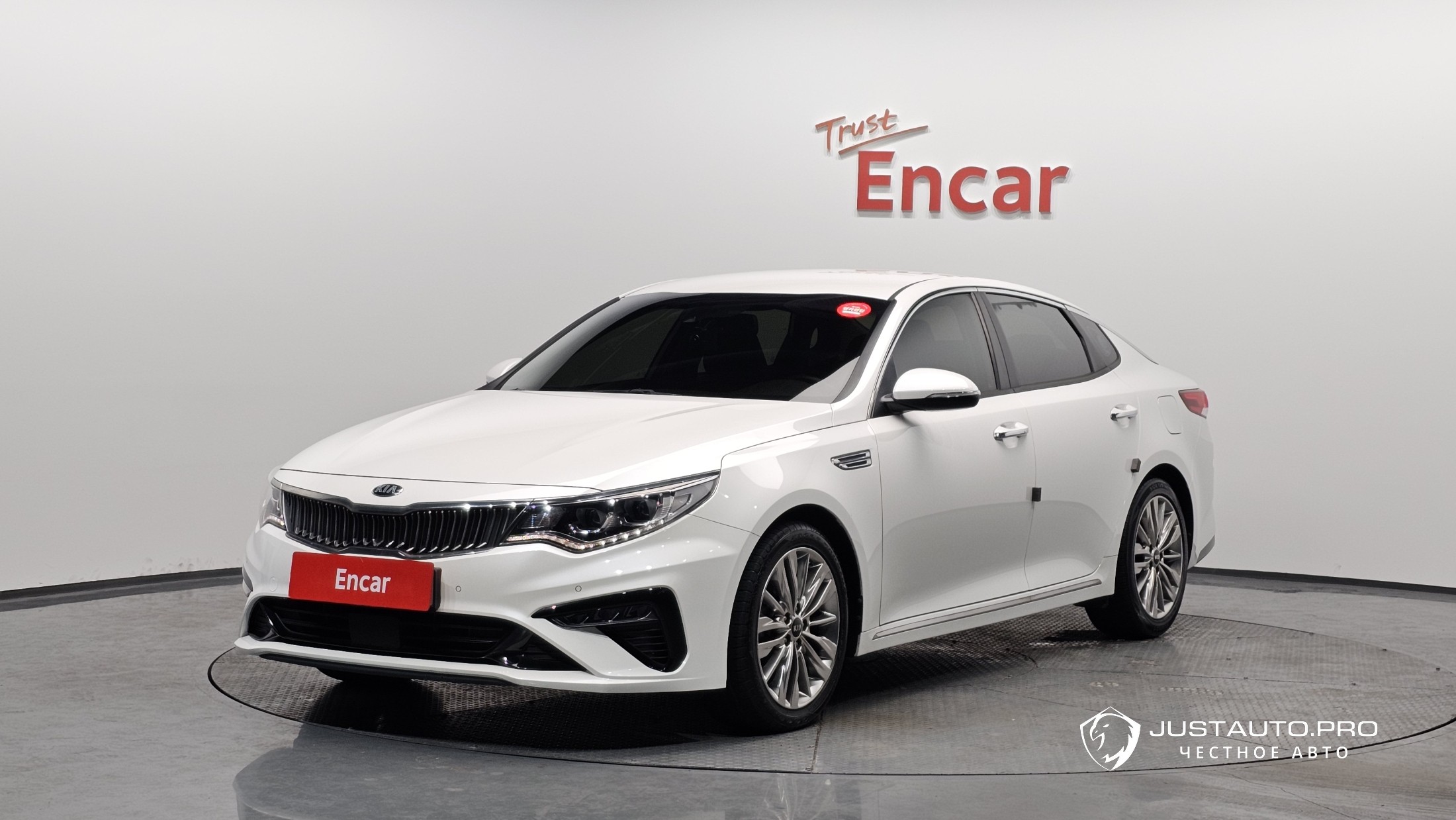 Автомобиль Kia K5