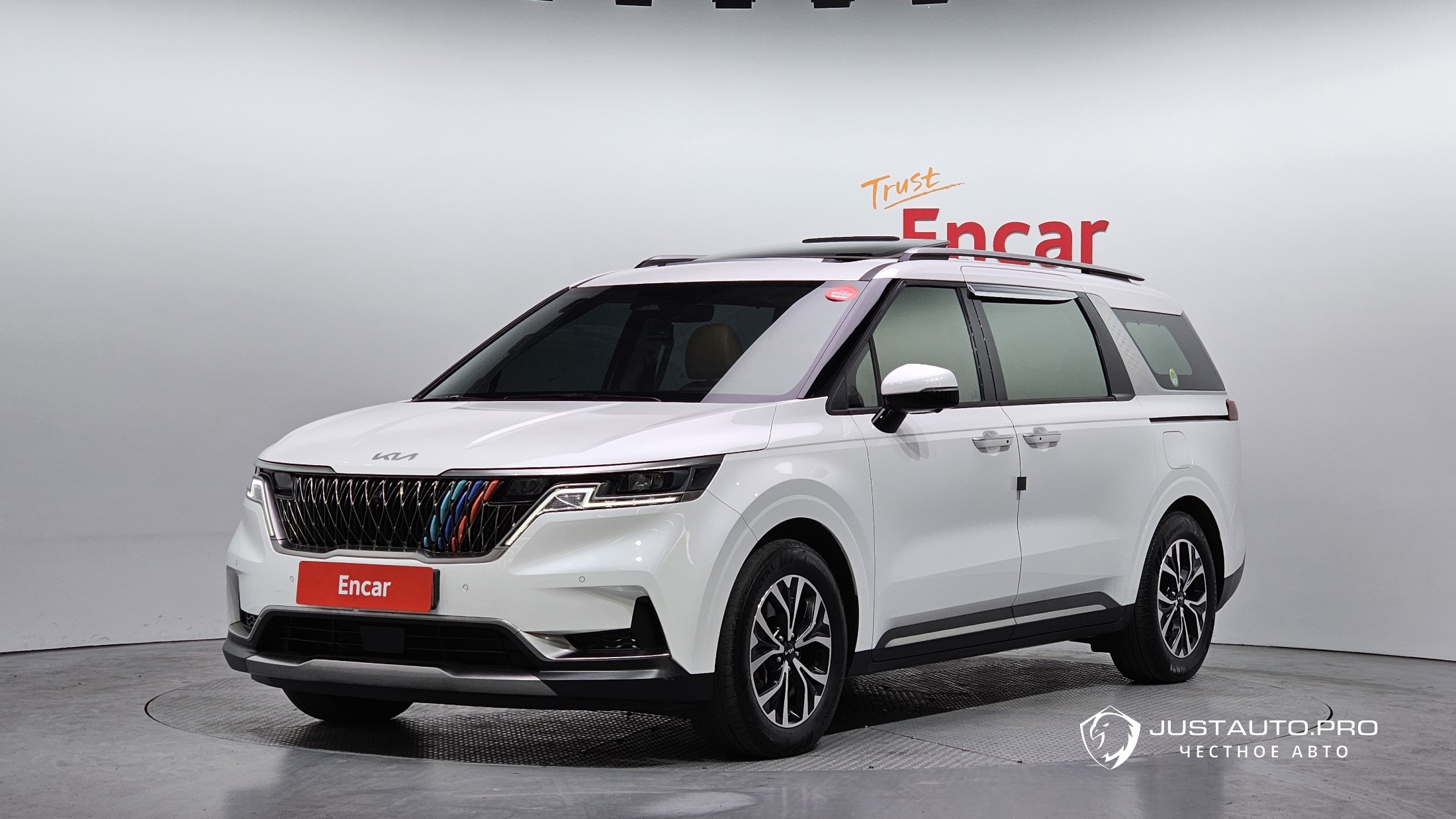 Автомобиль Kia Canival