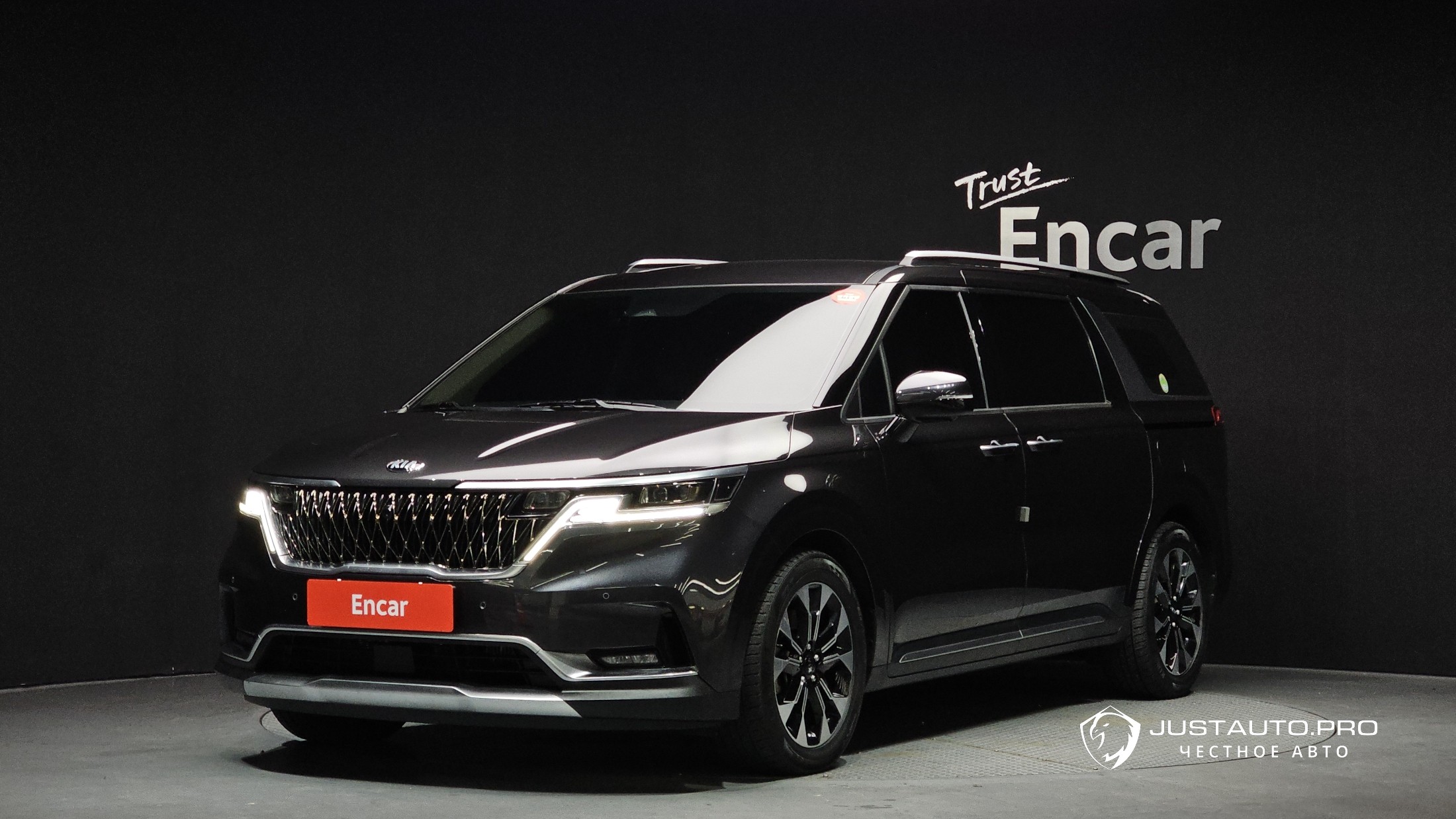 Автомобиль Kia Canival