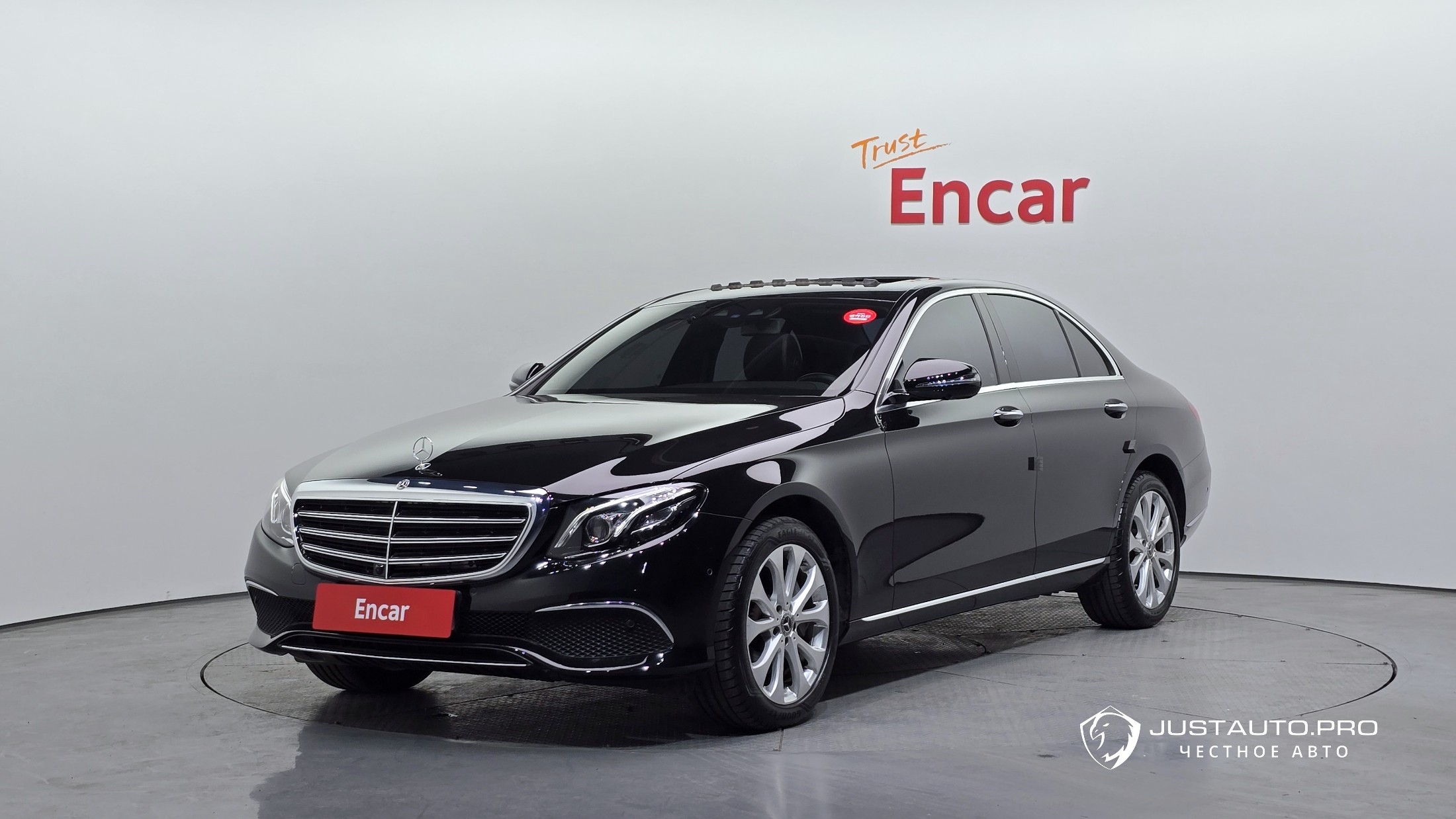 Автомобиль Mercedes-Benz E-Class