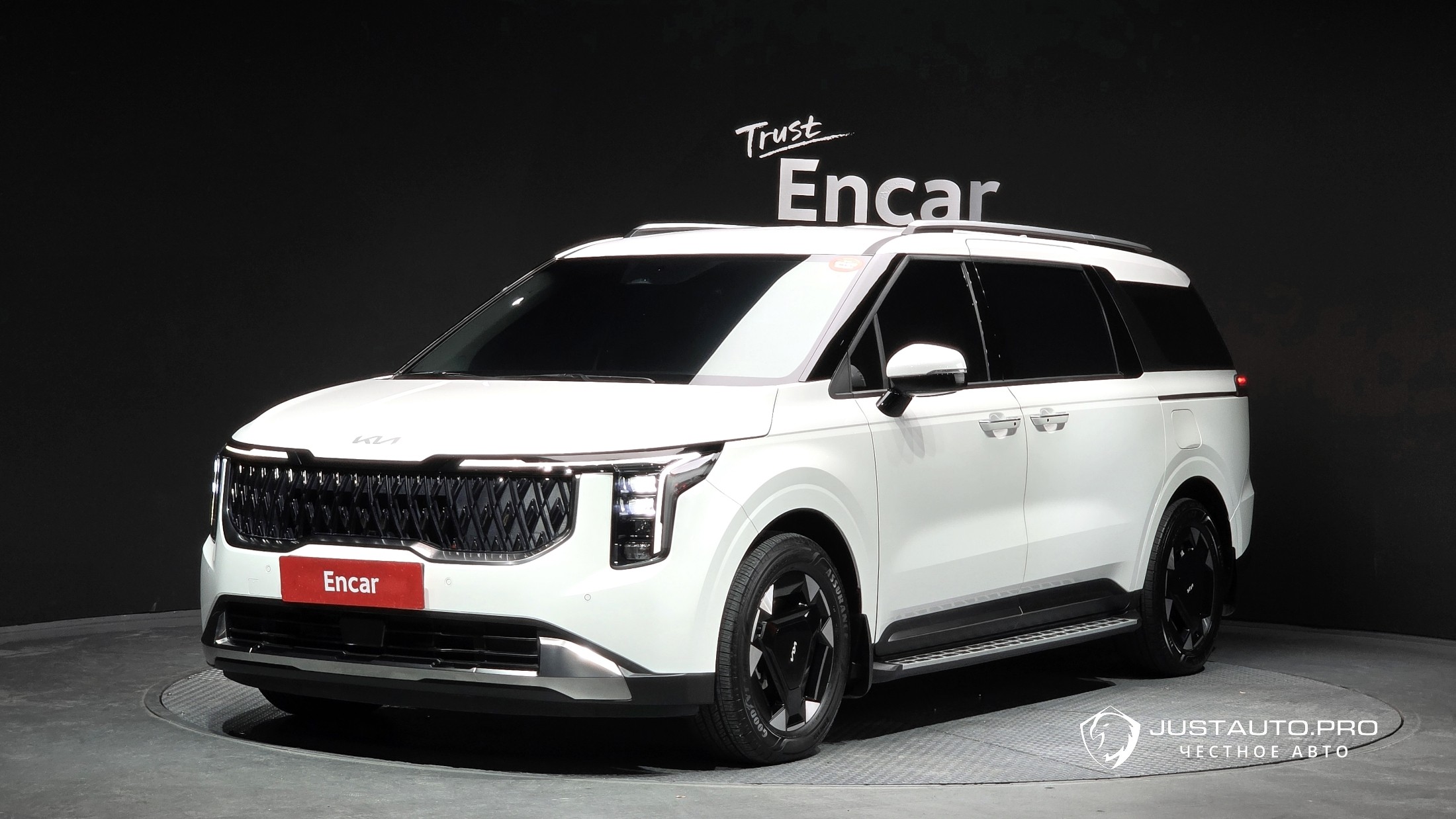 Автомобиль Kia Canival