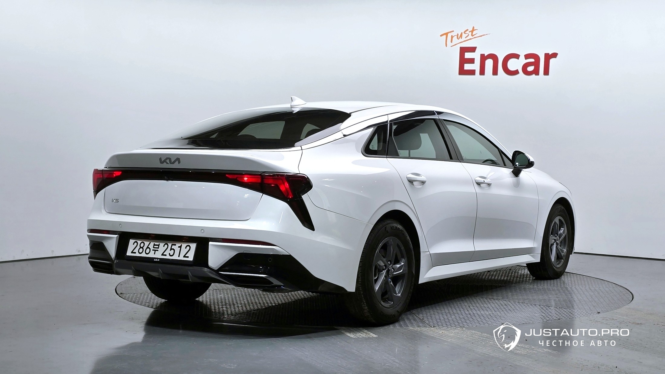 Автомобиль Kia K5