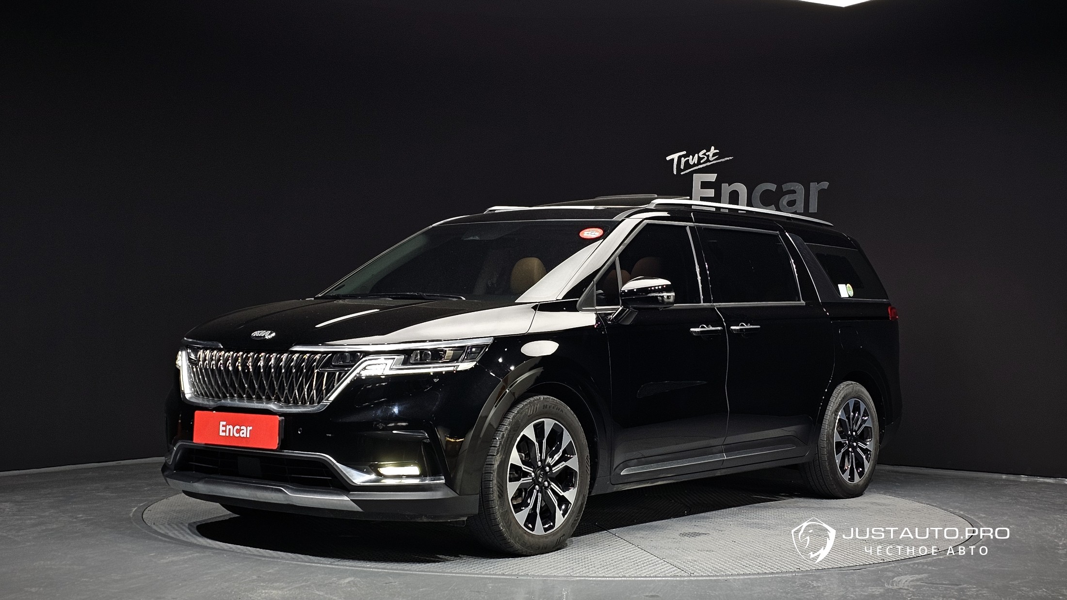 Автомобиль Kia Canival