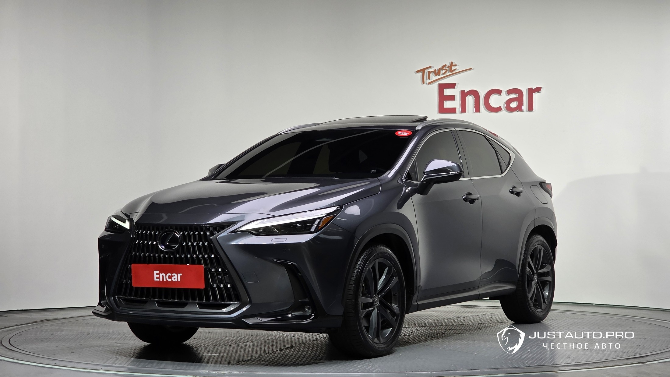 Автомобиль Lexus NX