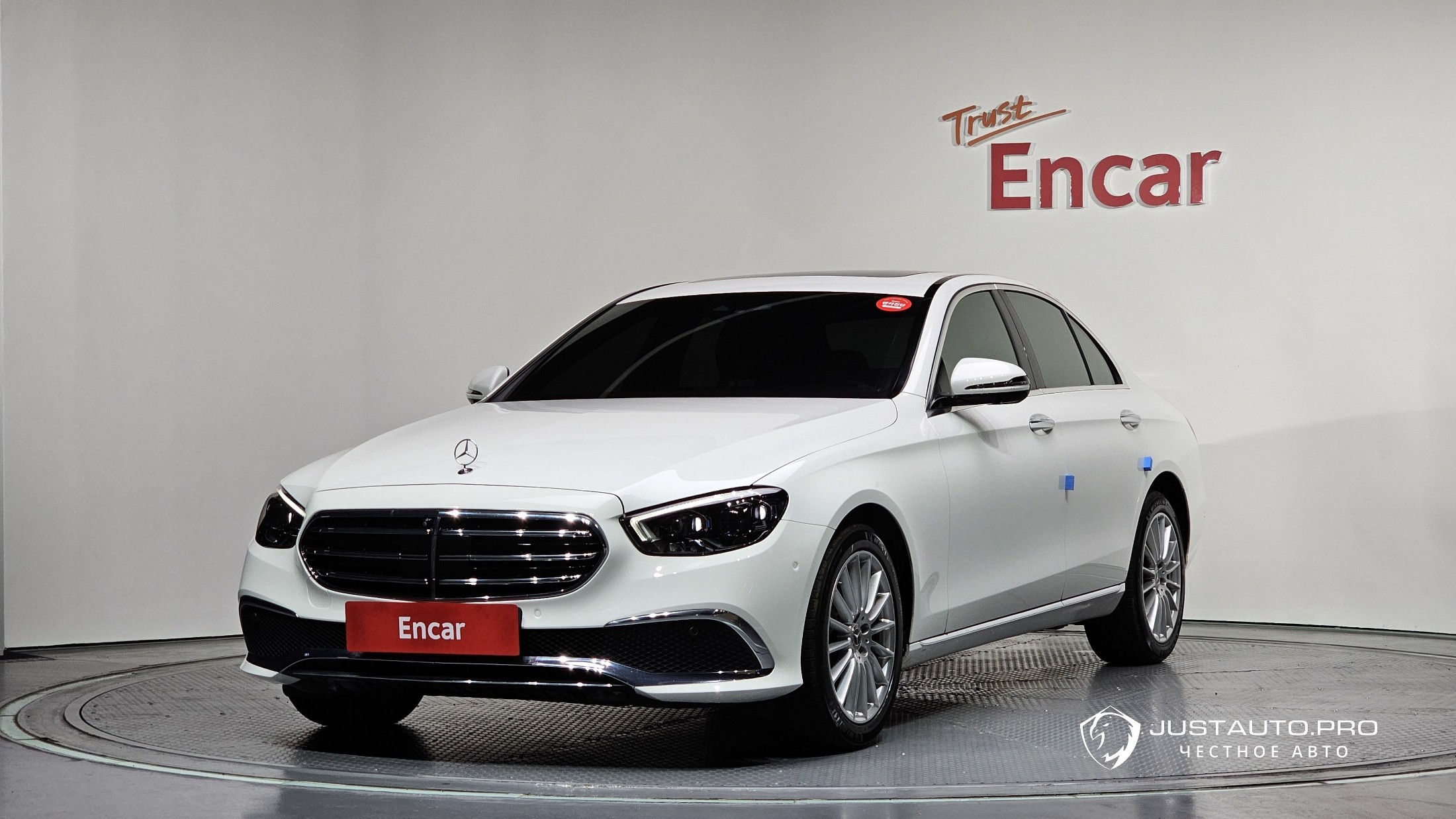 Автомобиль Mercedes-Benz E-Class