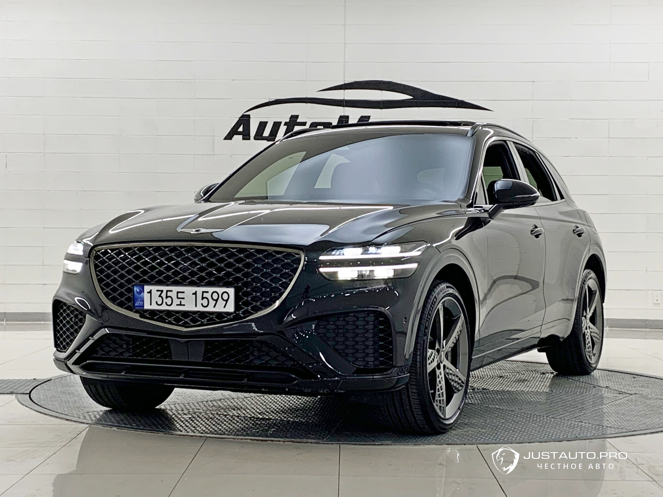 Автомобиль Genesis GV70